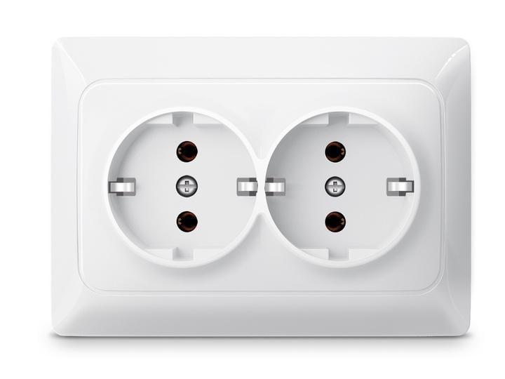 Розетка двойная с заземлением TITANUM STANDARD Белый
