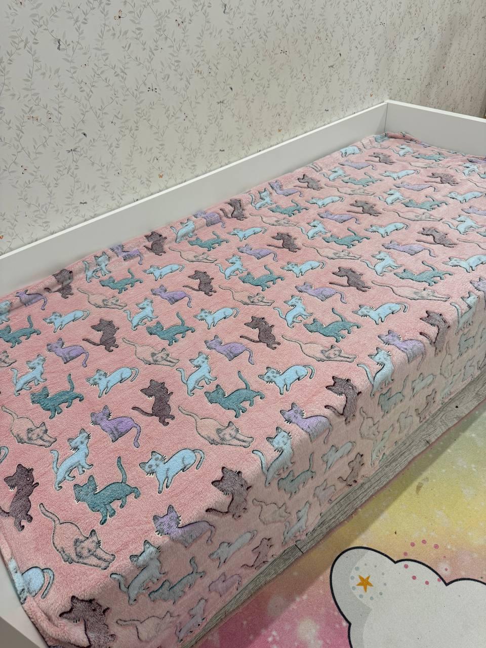 Плед детский светящийся ночью 150х200 см Розовый Кошки (П4К-am-pled-svet-008-2) - фото 2 Плед детский светящийся ночью 150х200 см Розовый Кошки (П4К-am-pled-svet-008-2) - фото 2