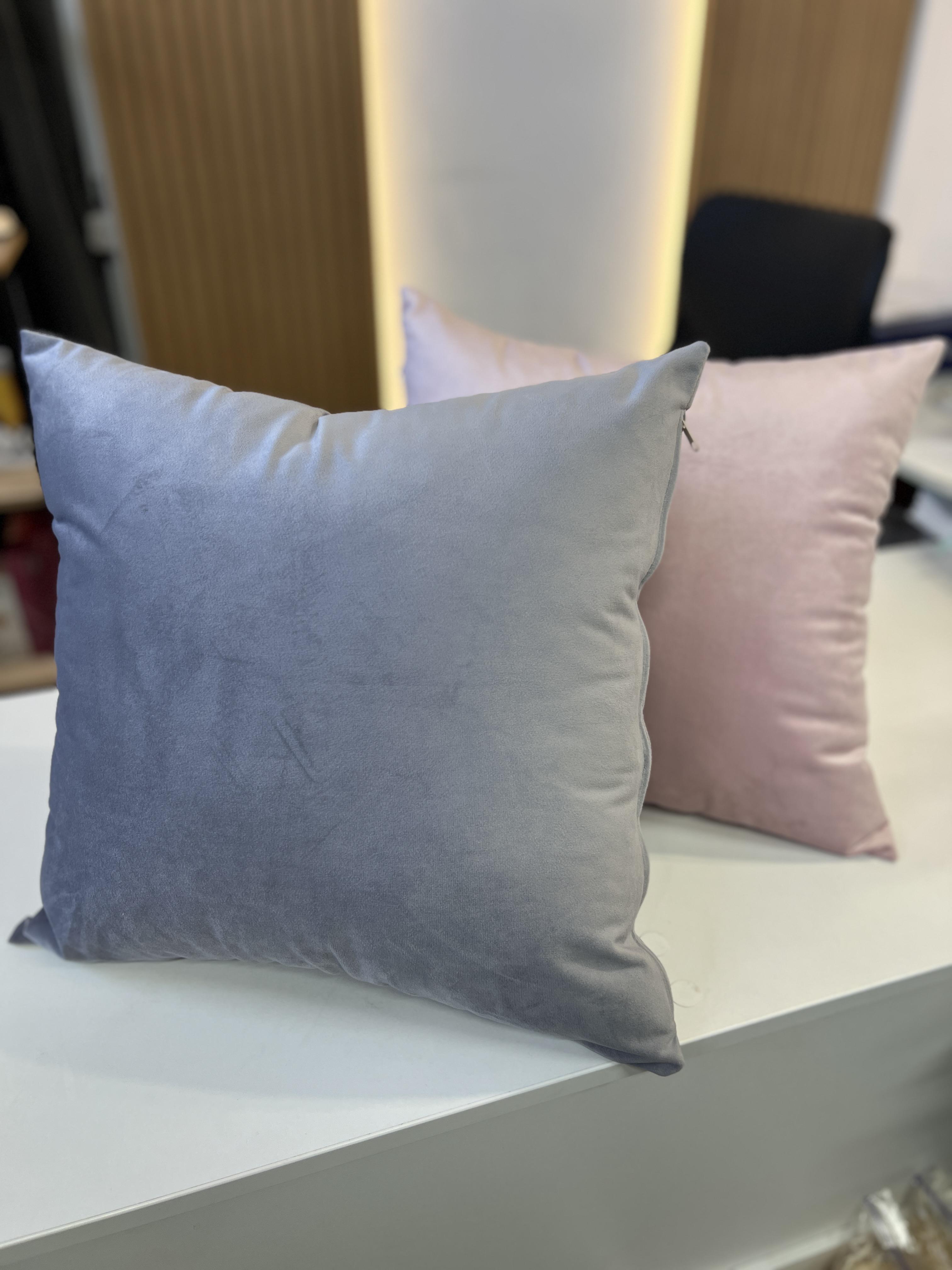 Набор декоративных велюровых подушек 45х45 см 2 шт.