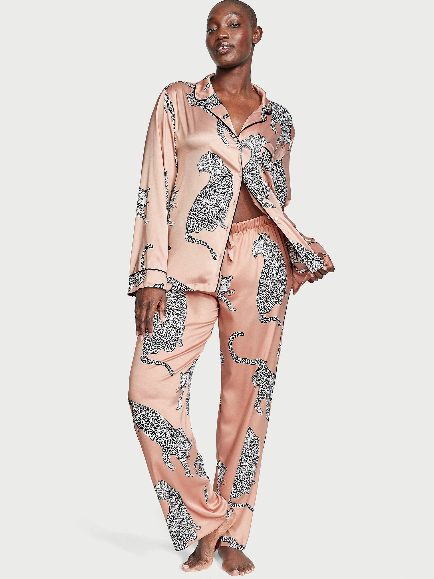 Піжама жіноча Victoria's Secret Satin Long Pajama Set сатинова в леопардовий принт M Бежевий (18254968)