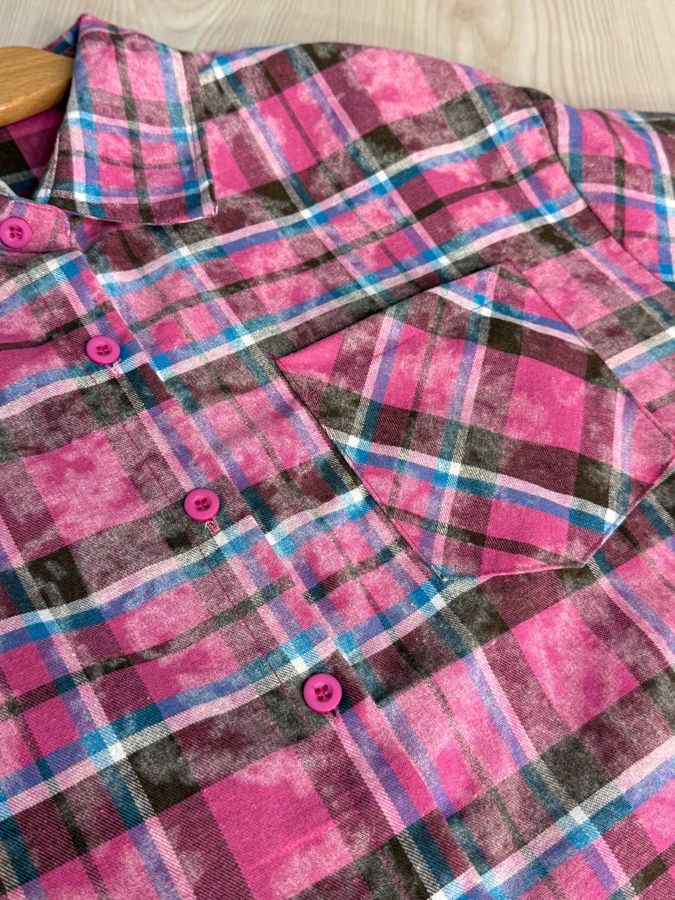 Сорочка жіноча YZY 7765 в клітинку оверсайз широка варена OS Малиновий (4922) - фото 9 Сорочка жіноча YZY 7765 в клітинку оверсайз широка варена OS Малиновий (4922) - фото 9