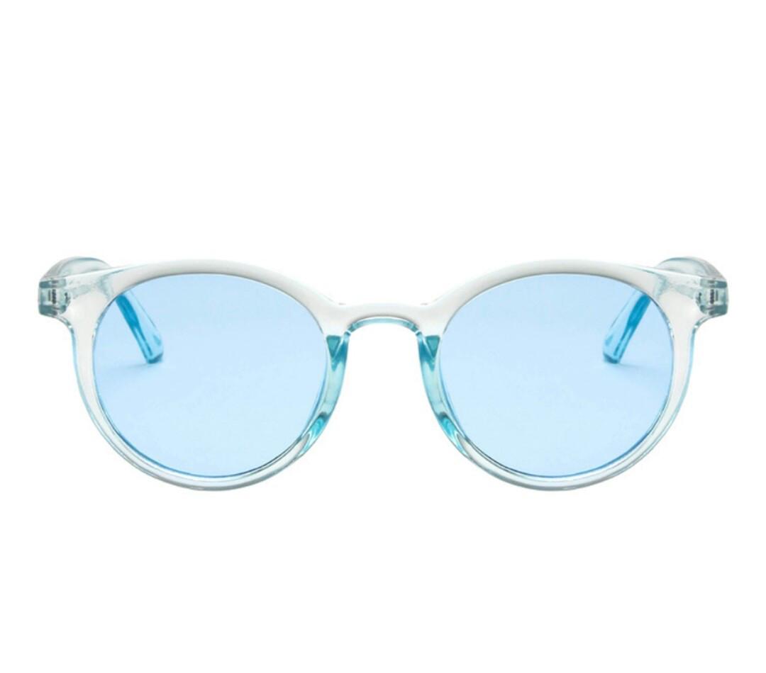 Солнцезащитные очки стильные в цветной оправе Черный/Голубой