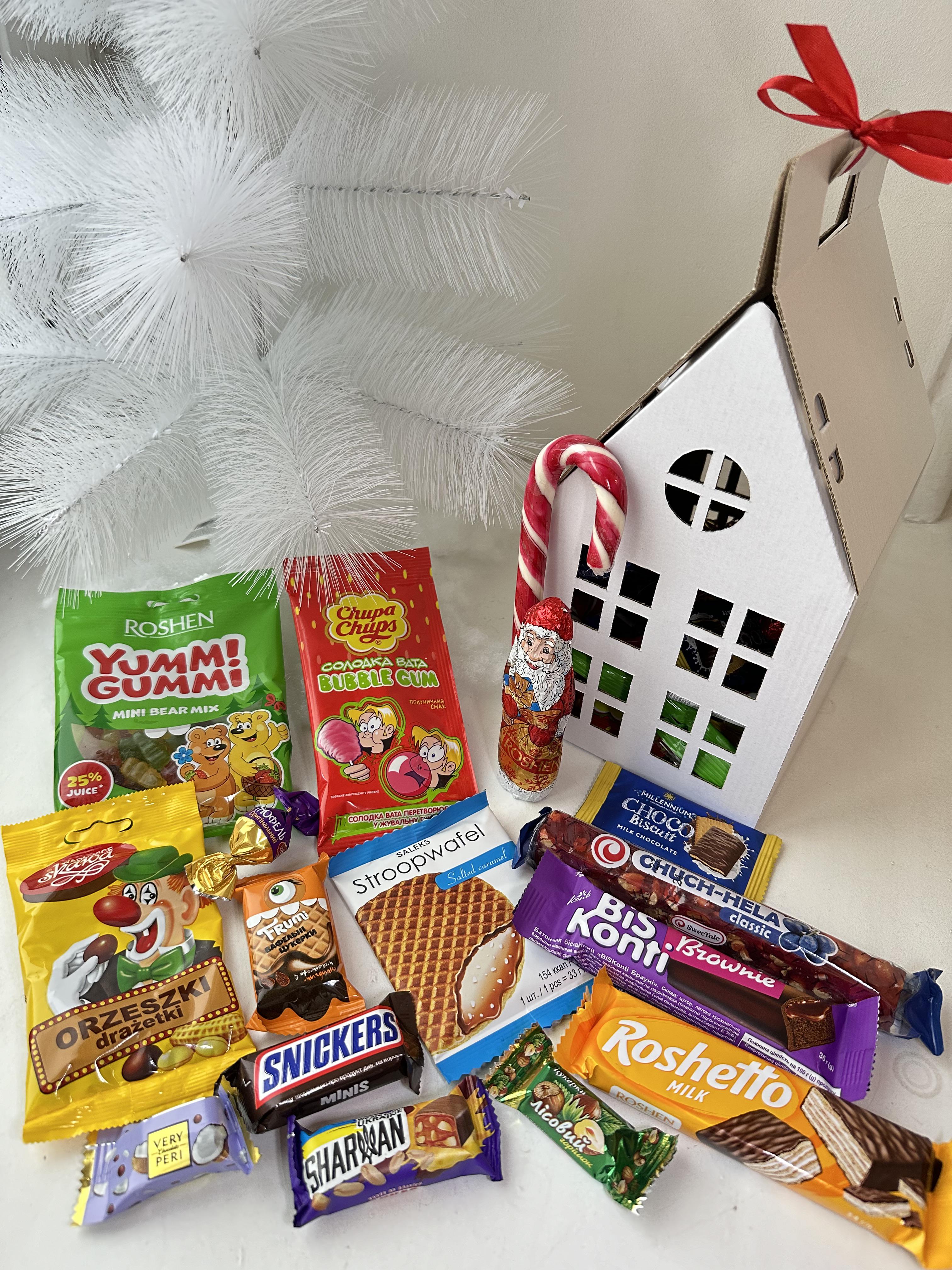 Новорічний подарунок з цукерками (13479307)