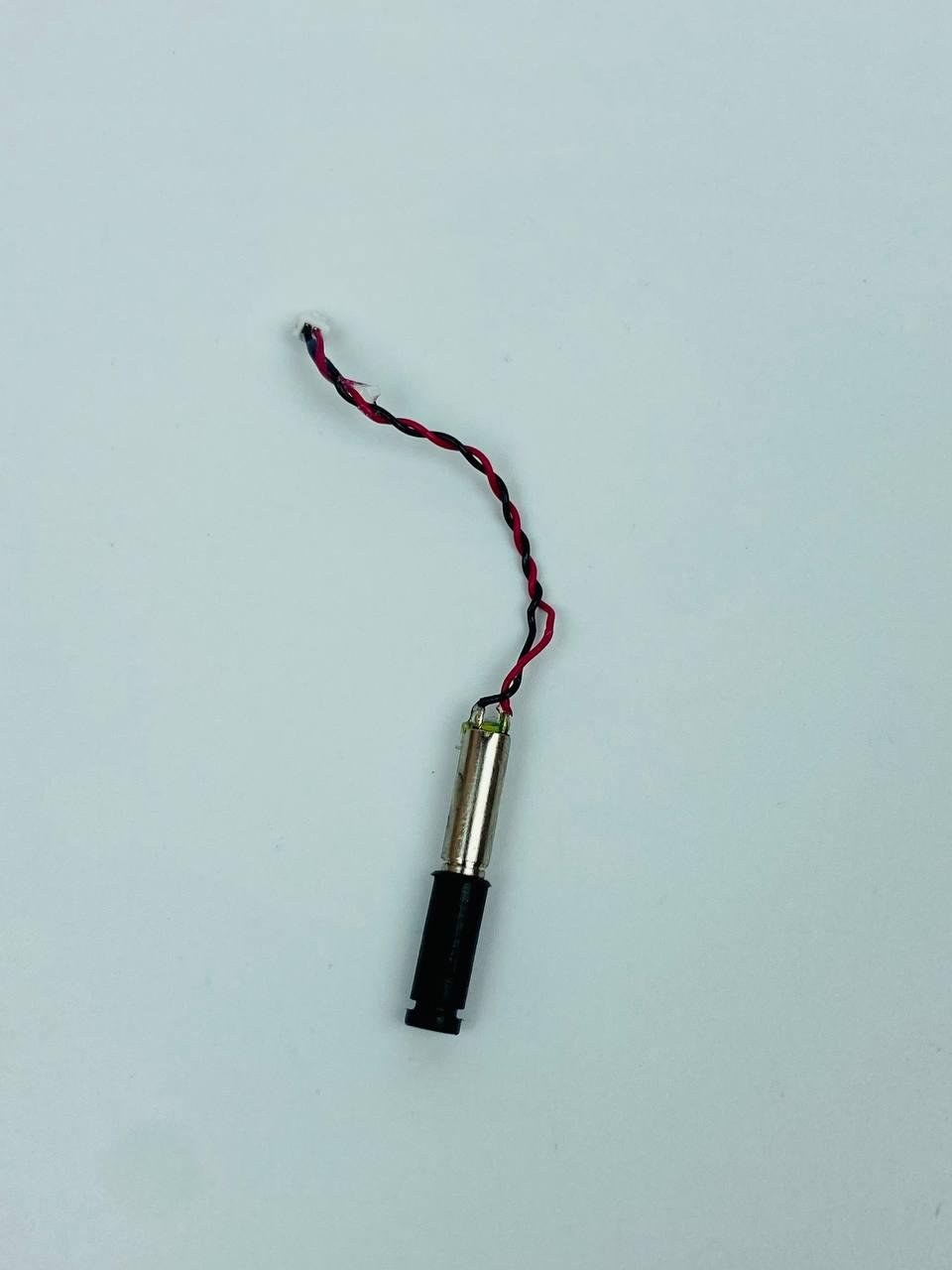 Встроенный выход для подключения микрофона для активных наушников EARMOR m32 (42510)