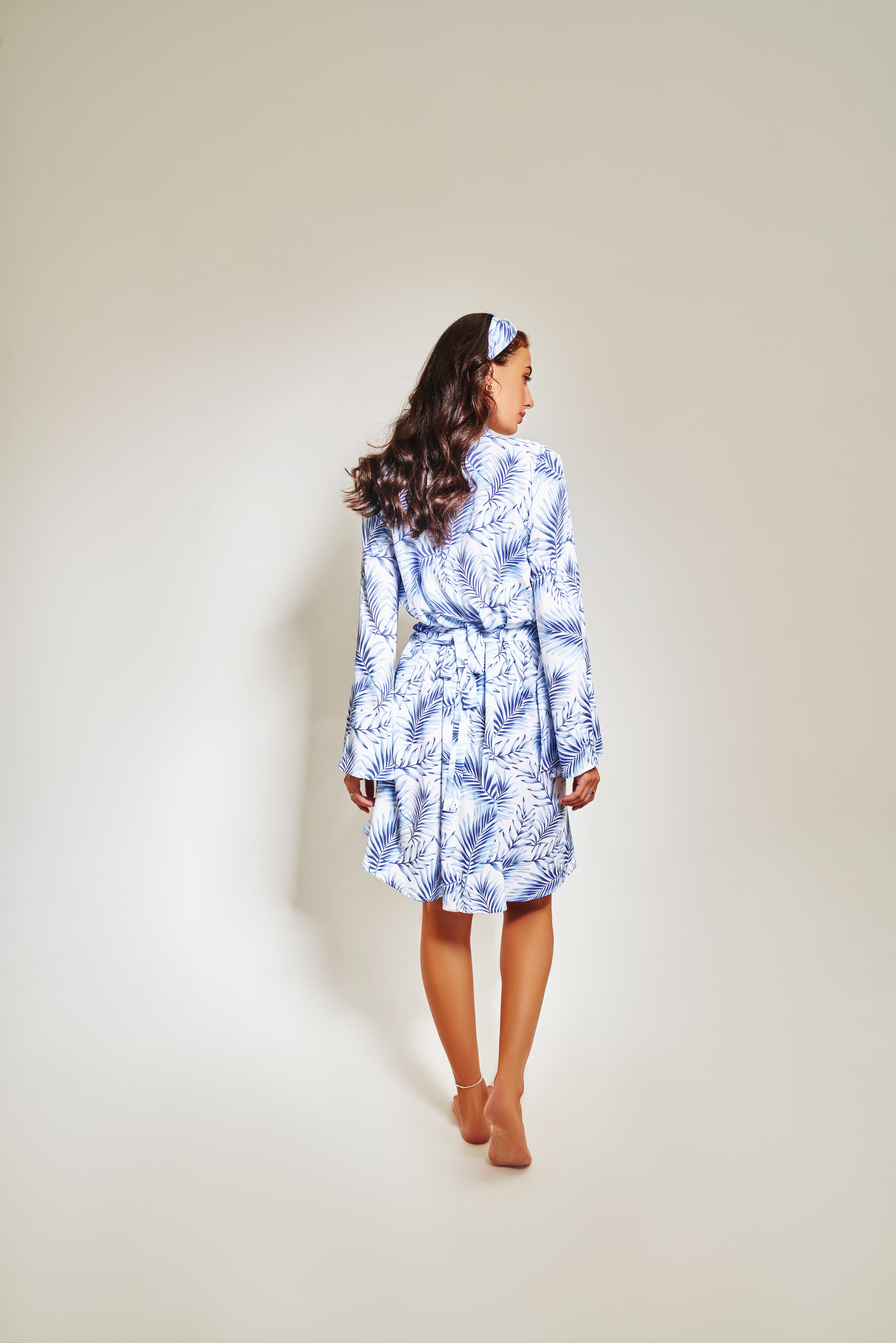 Туніка жіноча пляжна Sarko Фрея шифон з тропічним принтом M/L Біло-синій (00061) - фото 7 Туніка жіноча пляжна Sarko Фрея шифон з тропічним принтом M/L Біло-синій (00061) - фото 7