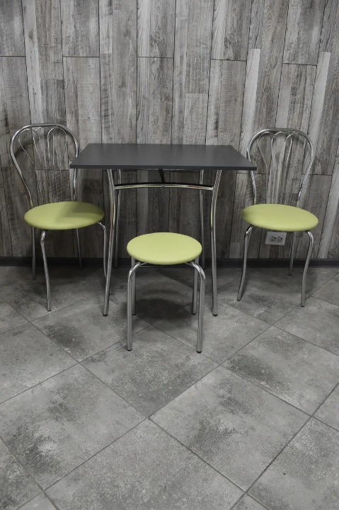 Кухонний комплект Ванесса Тріо стіл/стільці 2 шт./табурет в хромі-корпусі 60х80х75 см Чорний/Салатовий (28374282)