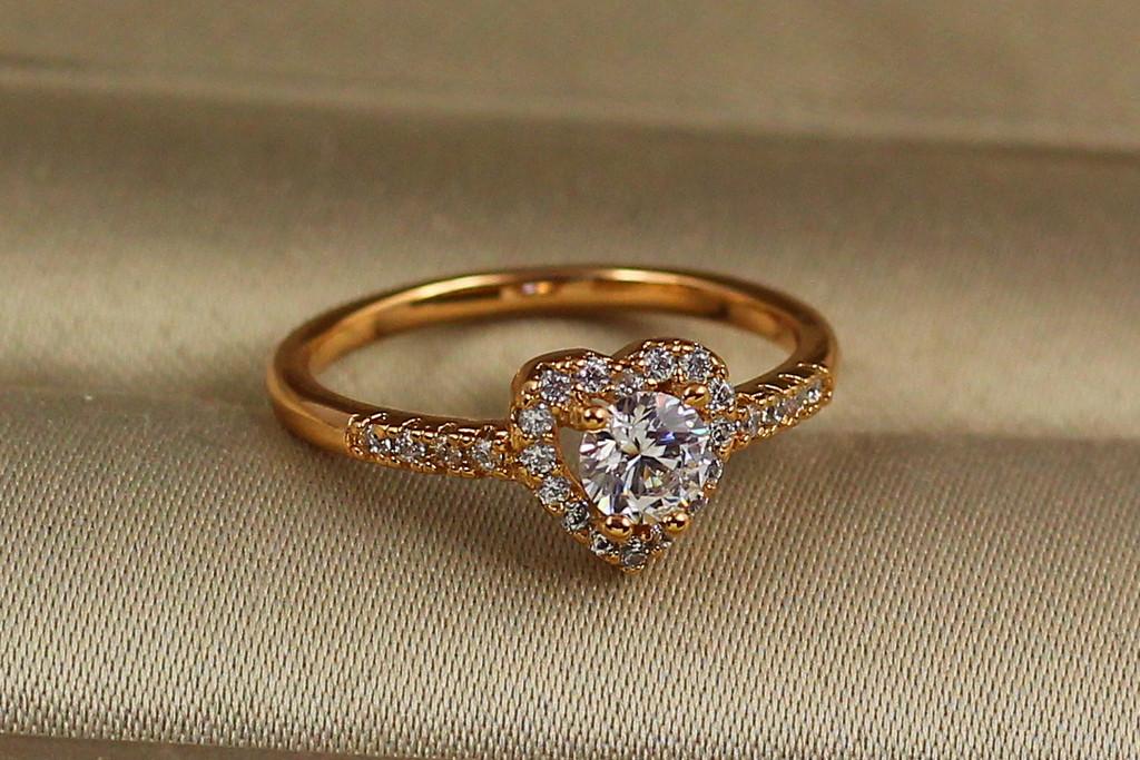 Кольцо Xuping Jewelry детское сердечко с белым камнем р. 14 Золотистый (2340442960) - фото 4 Кольцо Xuping Jewelry детское сердечко с белым камнем р. 14 Золотистый (2340442960) - фото 4