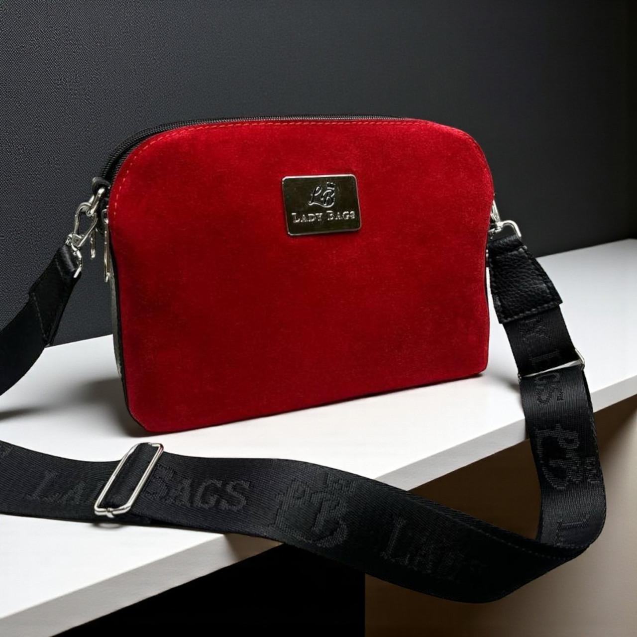 Сумка клатч кросс боди через плечо на широком ремне из замши и экокожи на три отделения Красный - фото 2 Сумка клатч кросс боди через плечо на широком ремне из замши и экокожи на три отделения Красный - фото 2
