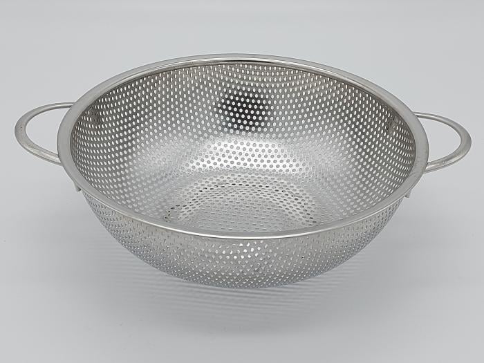 Сито с лазерной насечкой из нержавеющей стали с двумя ручками 22,5х8 см (18939) Сито с лазерной насечкой из нержавеющей стали с двумя ручками 22,5х8 см (18939)