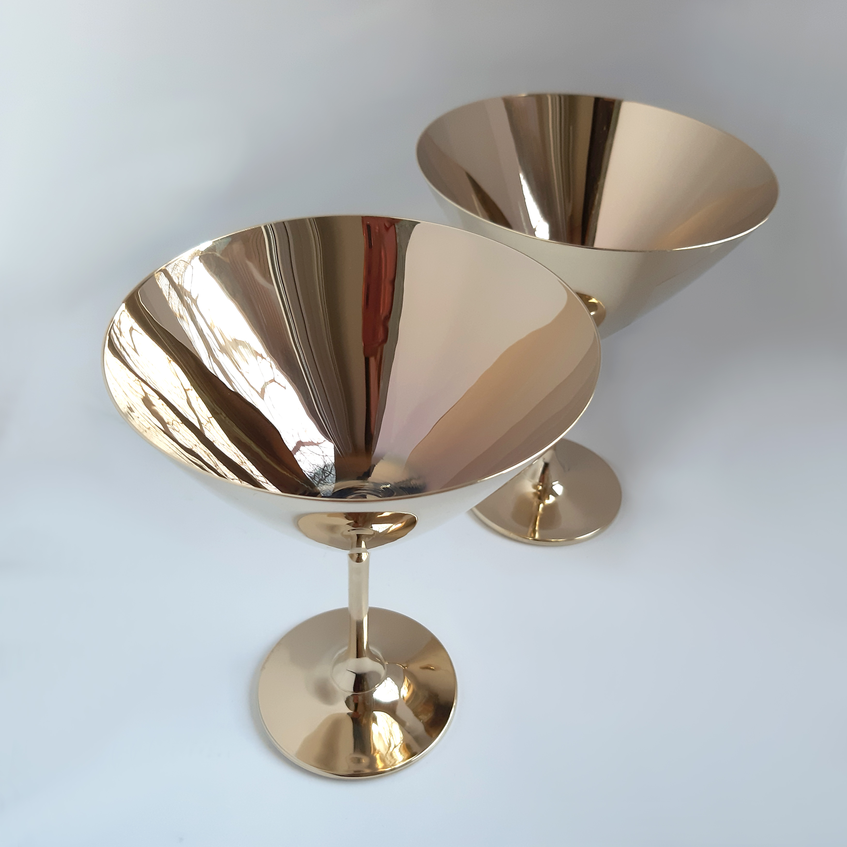 Набір бокалів для мартіні Bohemia Sylvia Klara 280 мл 6 шт. Золото (4S415 00000 280 2) - фото 4 Набір бокалів для мартіні Bohemia Sylvia Klara 280 мл 6 шт. Золото (4S415 00000 280 2) - фото 4