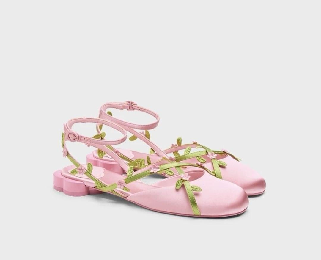 Балетки жіночі в стилі Charles & Keith з квітковим декором та ремінцем на щиколотці р. 38 Рожевий (37324220)