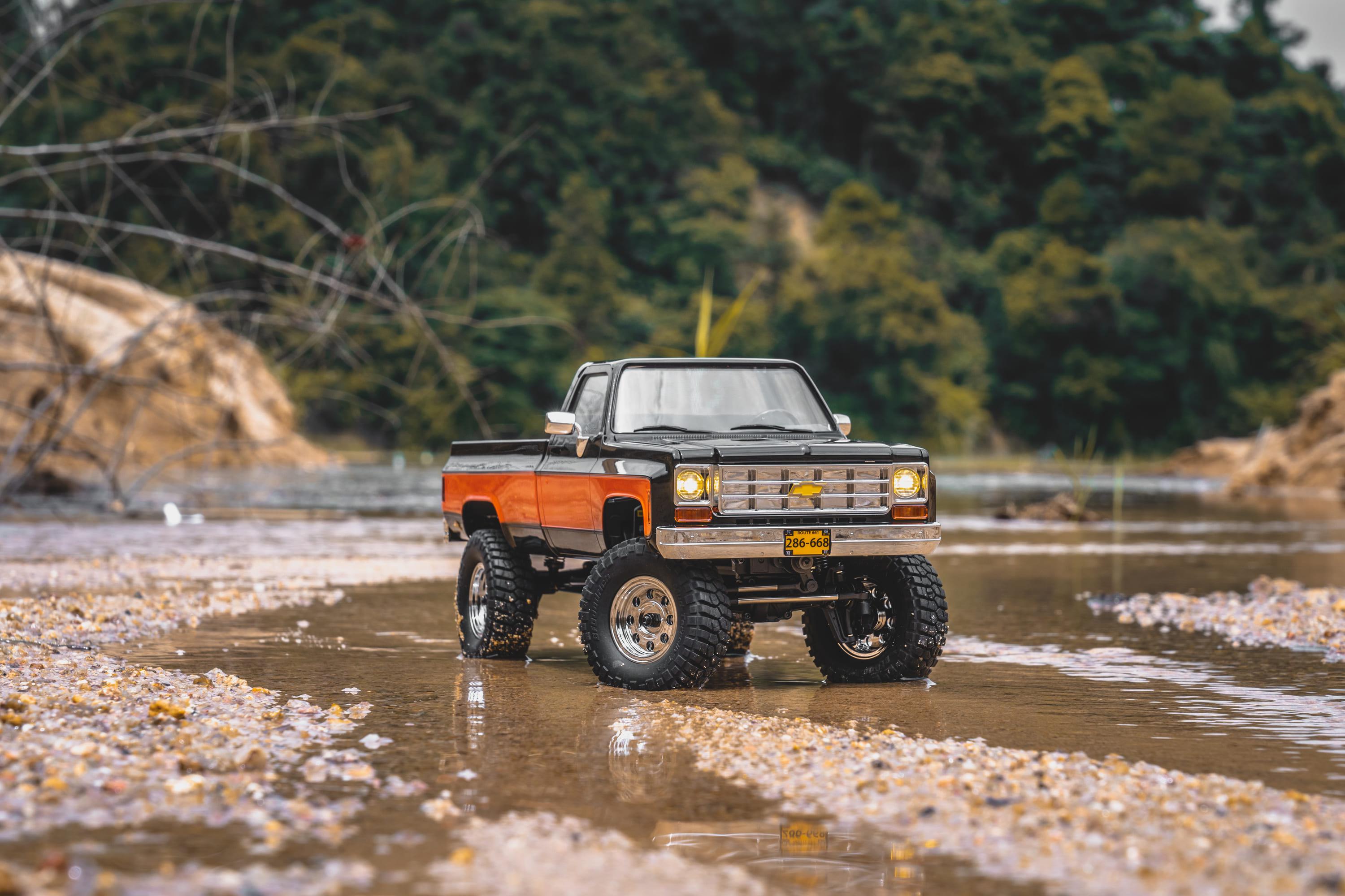 Машинка на радиоуправлении FMS 1:18 Chevrolet K10 RTR Черный - фото 8 Машинка на радиоуправлении FMS 1:18 Chevrolet K10 RTR Черный - фото 8