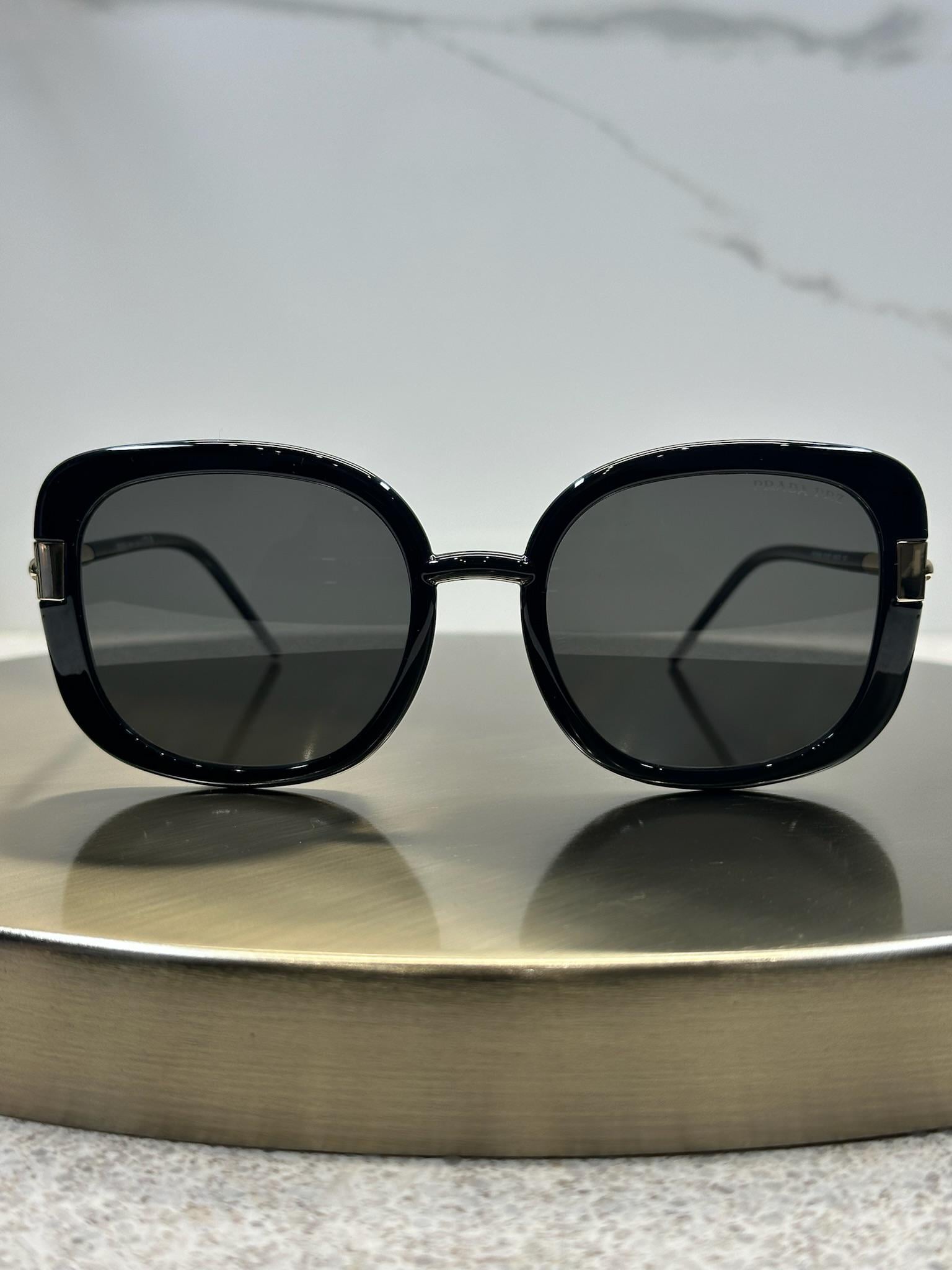 Солнцезащитные очки PRADA PR 04WS 1AB0A7 Black/Grey Gradient