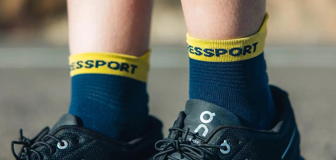 Шкарпетки Compressport Pro Racing Socks V4.0 Run low T1 Blues/Green Sheen (38c19f46) - фото 5