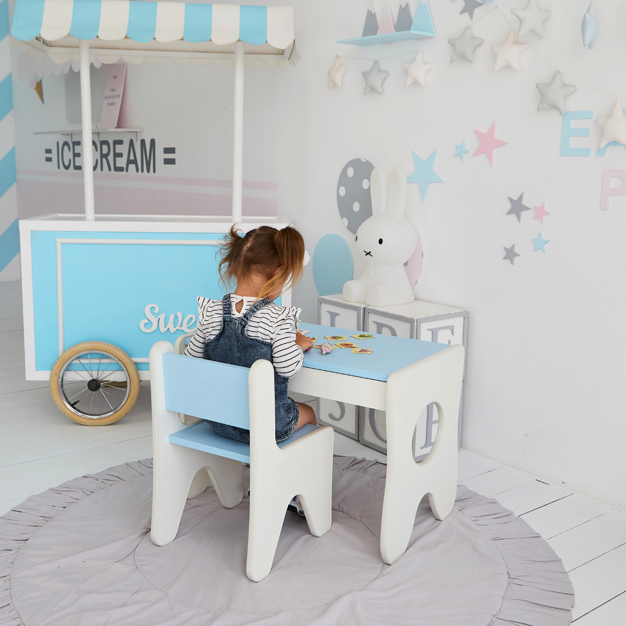 Стільчик для дитячої кімнати 55х37х33 см Білий з блакитним - фото 4 Стільчик для дитячої кімнати 55х37х33 см Білий з блакитним - фото 4