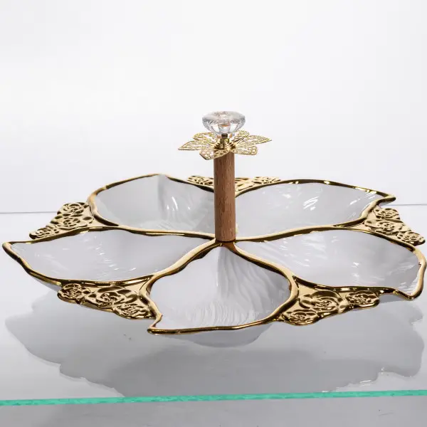 Менажниця для сервірування Leaf порцелянова 30 см на 5 секцій Золотистий (147-107- WX918-44) Менажниця для сервірування Leaf порцелянова 30 см на 5 секцій Золотистий (147-107- WX918-44)