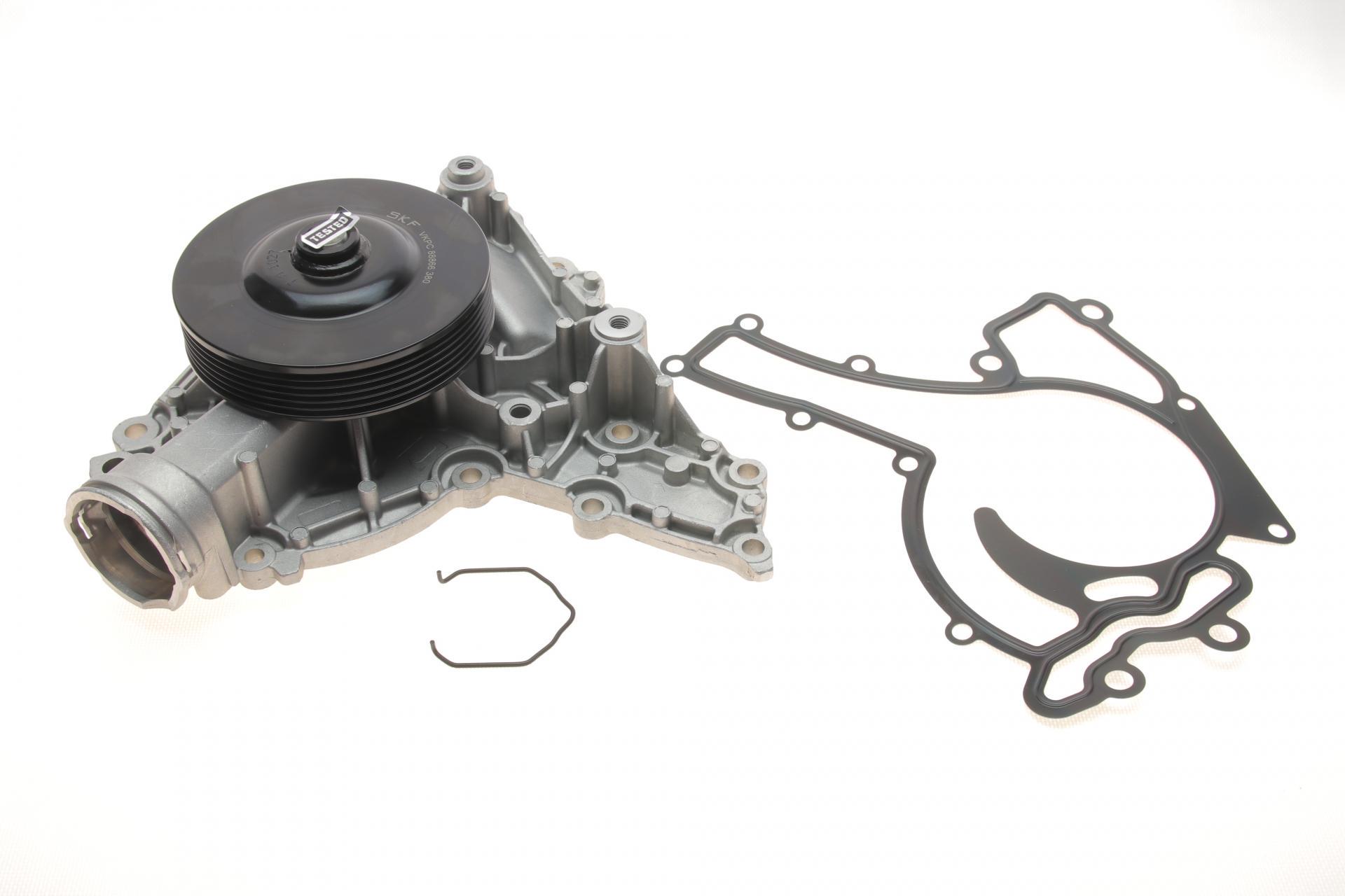 Помпа воды SKF Mercedes C-class W203/204/E-class W211/212 M272 05-14-VKPC 88866