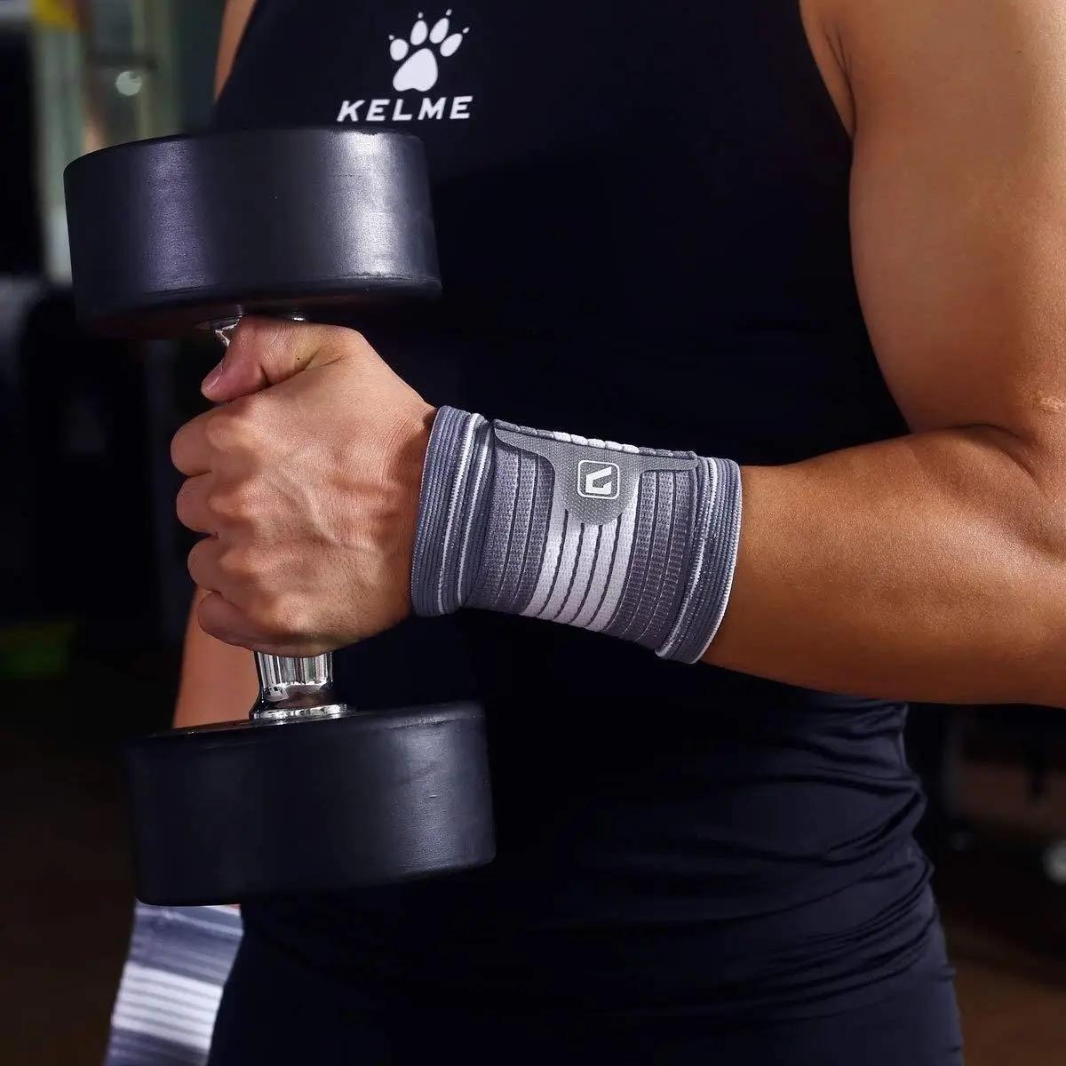 Фиксатор запястья LiveUp WRIST SUPPORT S/M Серо-белый (LS5672-SM) - фото 4 Фиксатор запястья LiveUp WRIST SUPPORT S/M Серо-белый (LS5672-SM) - фото 4