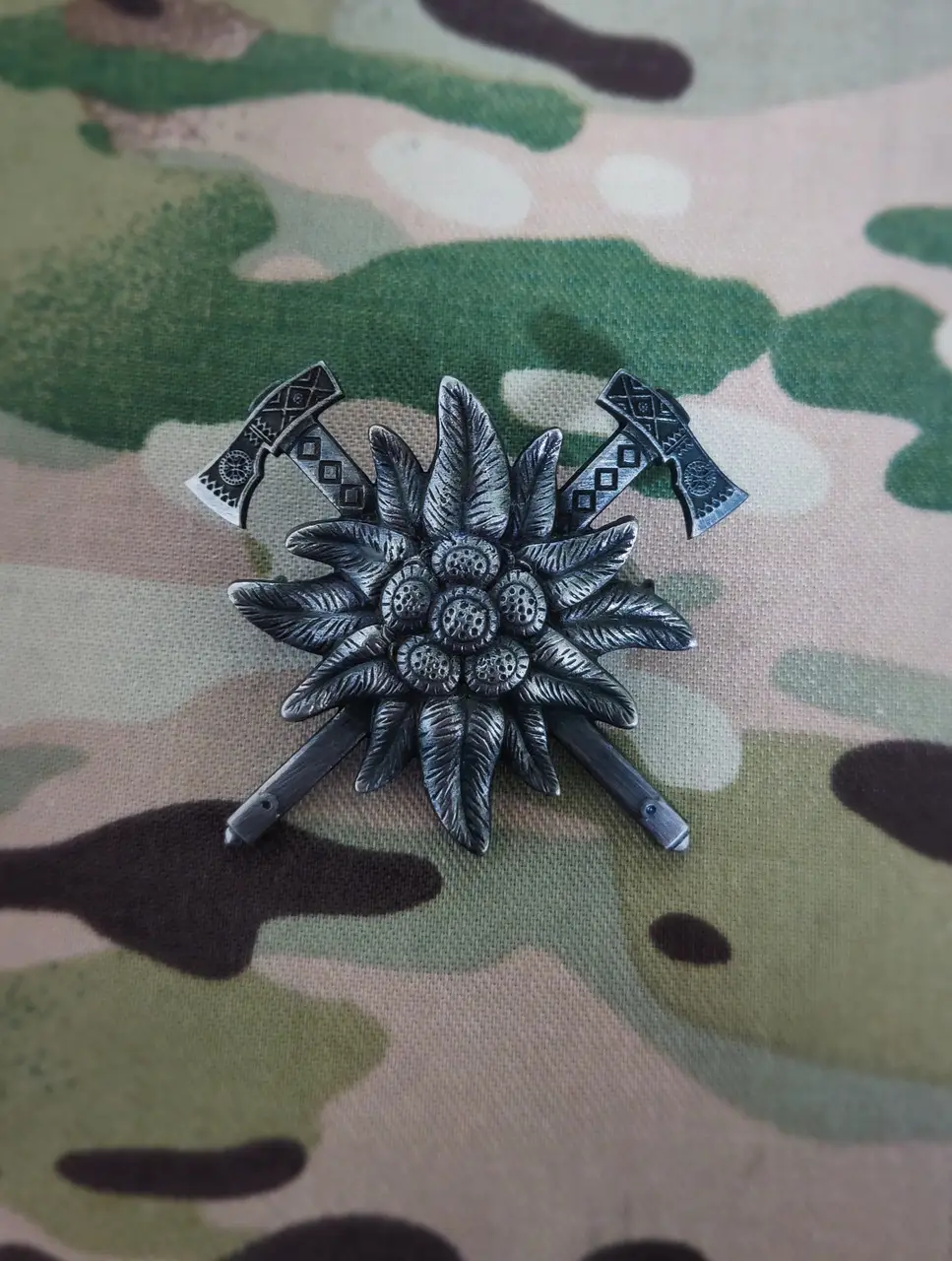 Кокарда горной пехоты Эдельвейс металлическая (12400617)