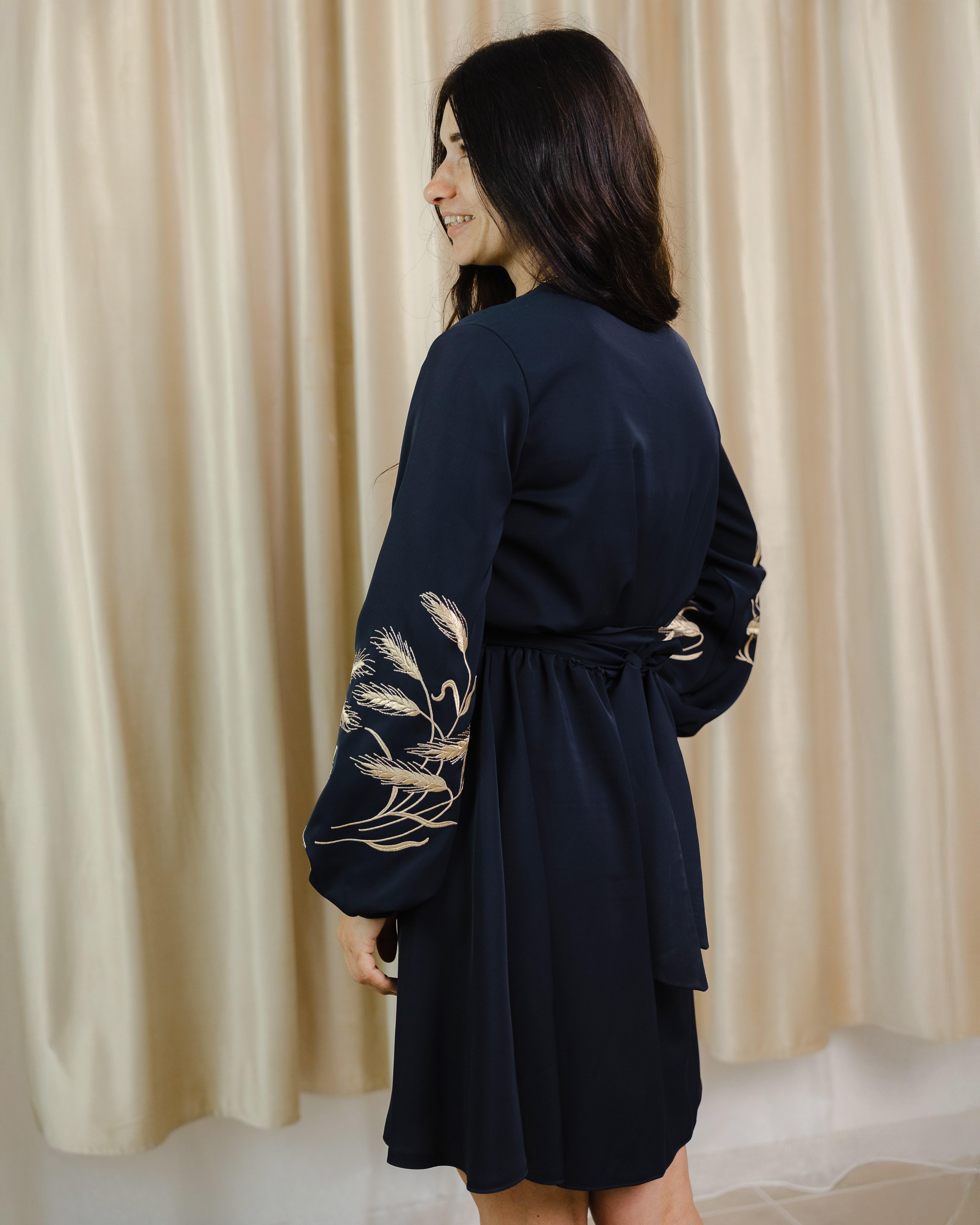 Платье с вышивкой на рукавах Элегия L (0002210-L) - фото 7 Платье с вышивкой на рукавах Элегия L (0002210-L) - фото 7