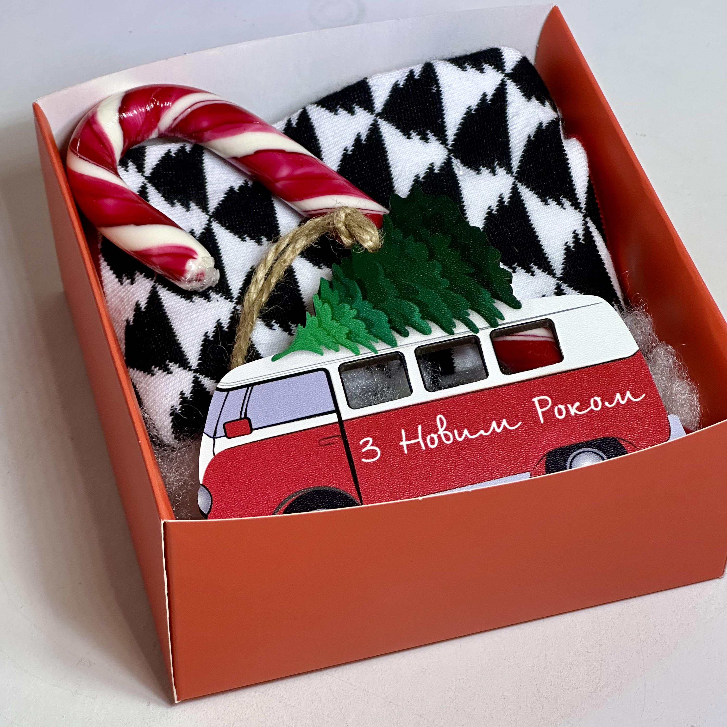 Набір подарунковий з новорічними шкарпетками та іграшкою - фото 6 Набір подарунковий з новорічними шкарпетками та іграшкою - фото 6