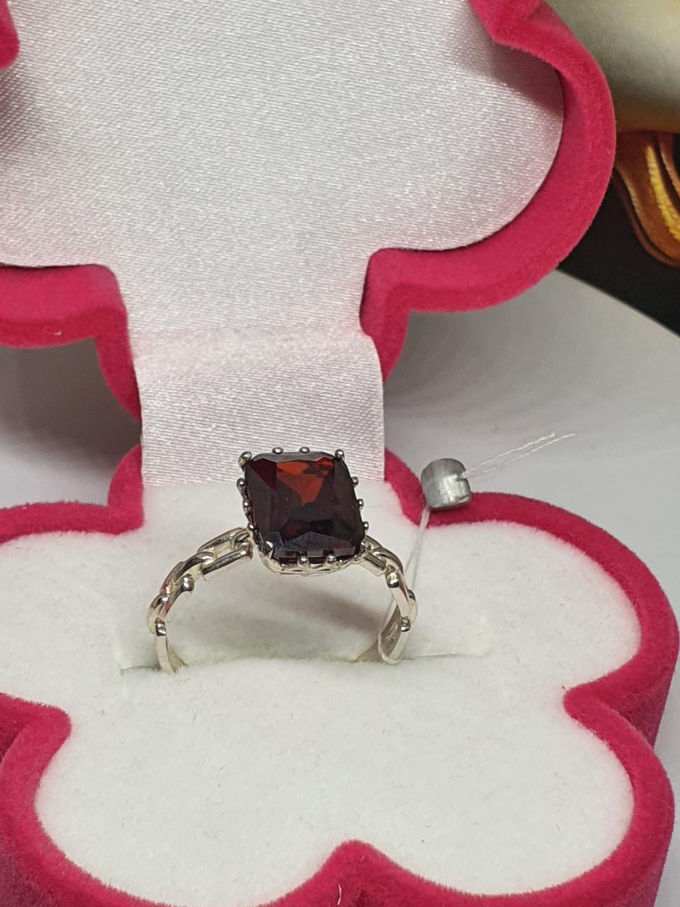 Каблучка срібна Гранат з квадратним цирконом 925 проба (30092640)