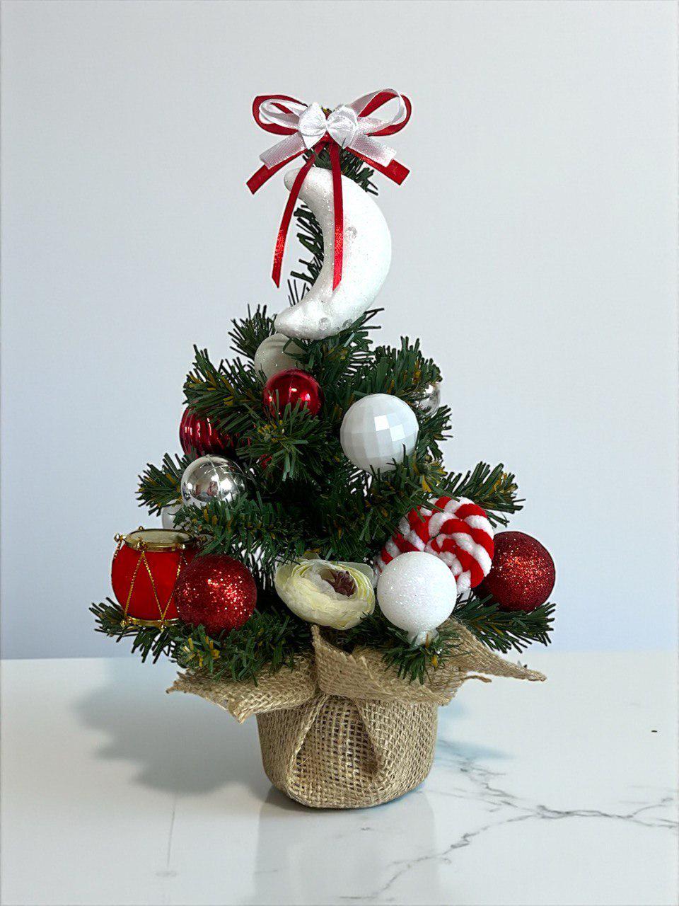 Искусственная елка Таежная с декором 28 см Красно-белый (55645214445)