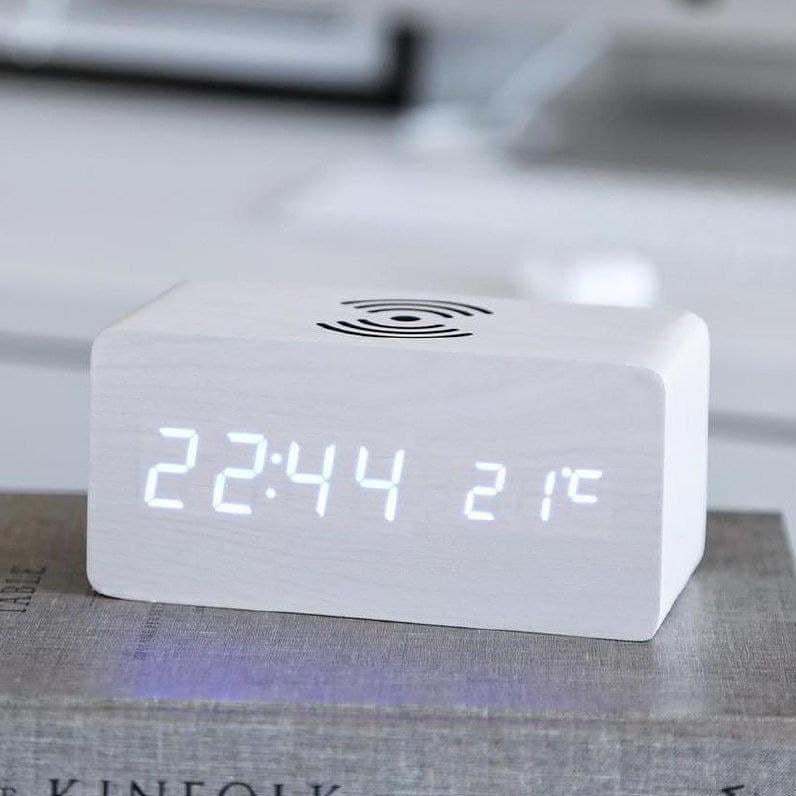 Настольные часы QINETIQ 1000 с беспроводной зарядкой 10W White