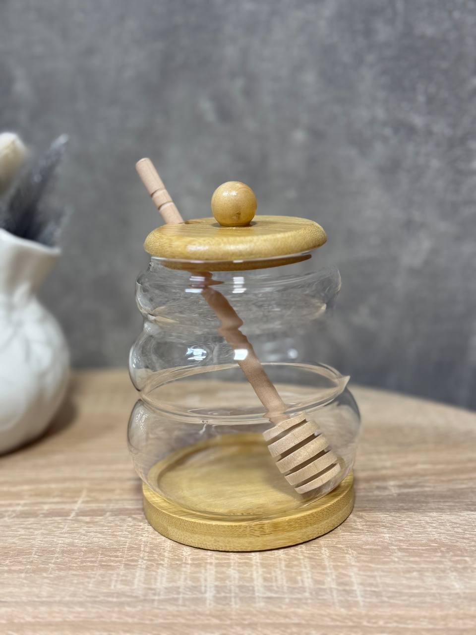 Банка для меду YIWU 64486-7 скляна з кришкою на бамбуковій підставці 500 мл Прозорий (64486-7)