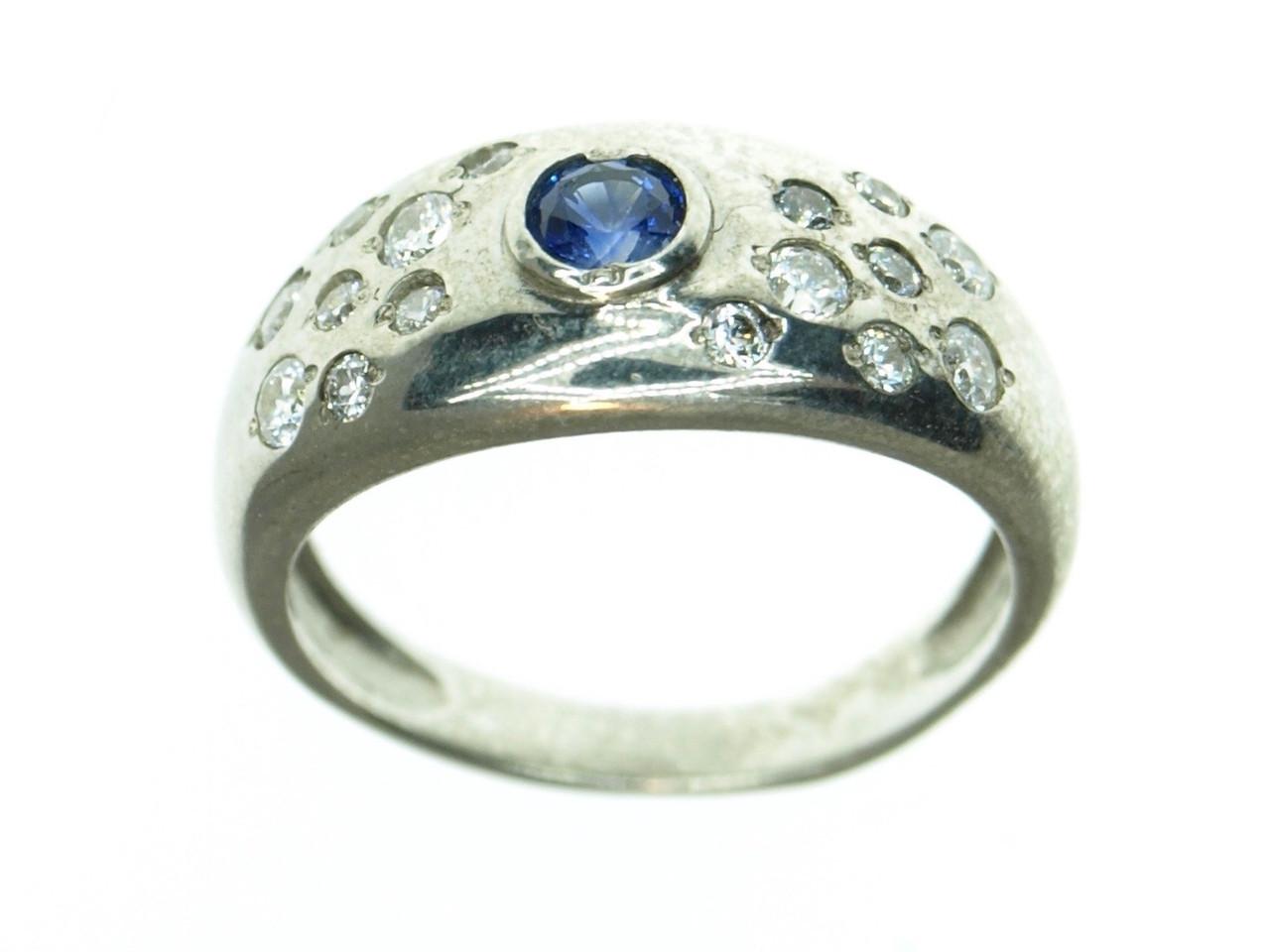 Каблучка зі срібла із сапфіром та фіанітом р. 18,5 (21018502411)