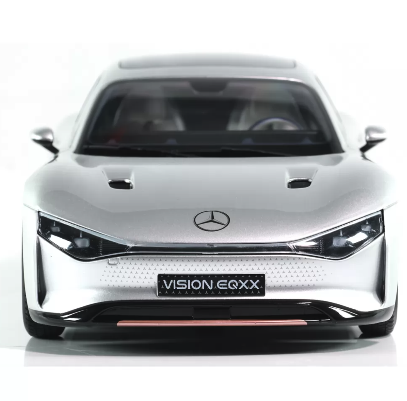 Модель автомобіля Mercedes-Benz Show Car Vision EQXX Limited Edition 1:18 Silver (B66960599) - фото 4