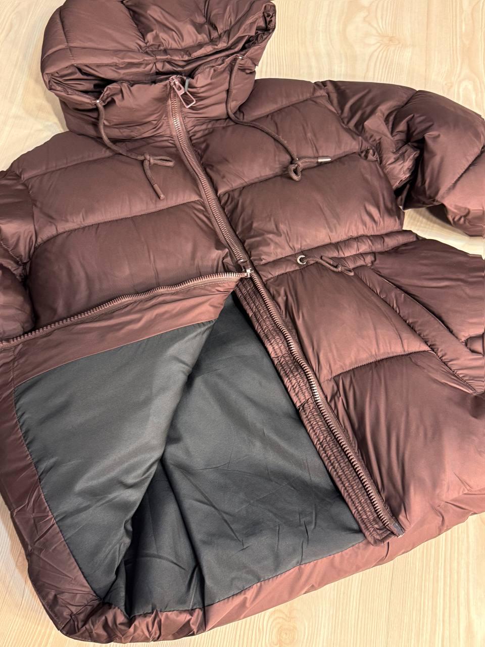 Куртка женская AN 9020-1 удлиненная с капюшоном и затяжкой талии р. 46 Коричневый - фото 2 Куртка женская AN 9020-1 удлиненная с капюшоном и затяжкой талии р. 46 Коричневый - фото 2