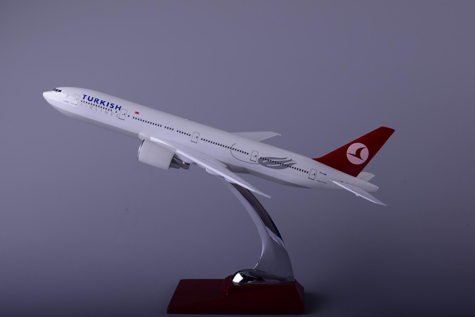 Колекційна модель літака Shantou Tongde Boeing 777 Turkish Airlines 32см