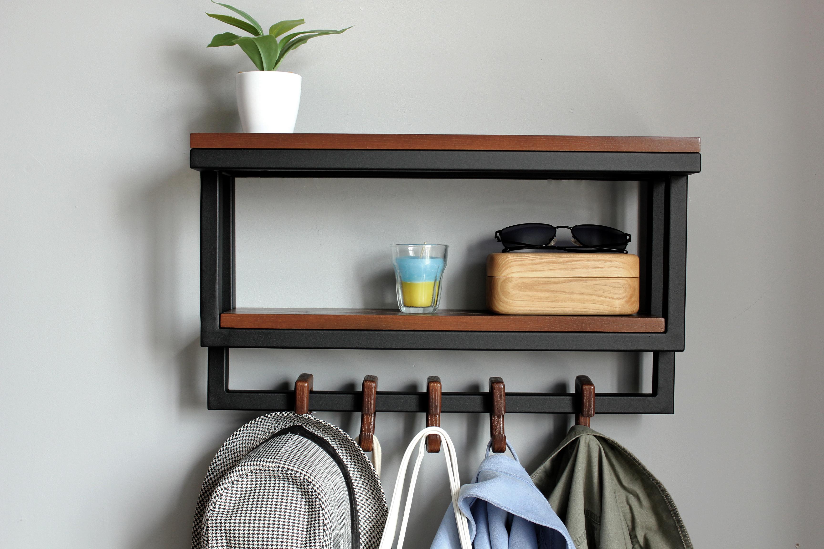 Полка-вешалка из дерева и металла в прихожую с 5 деревянными крючками 50х28,5х15 см (ML-57.2) - фото 4 Полка-вешалка из дерева и металла в прихожую с 5 деревянными крючками 50х28,5х15 см (ML-57.2) - фото 4