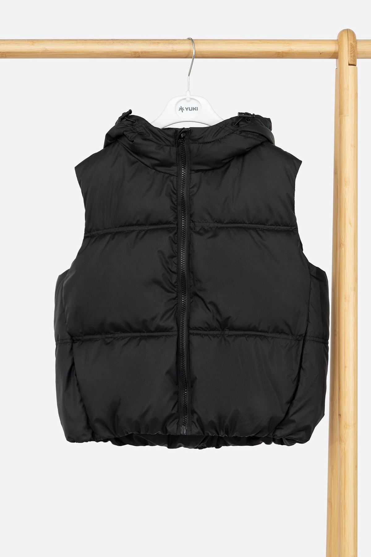 Жилет утепленный для девочки 134 см Черный (SKT000960514)