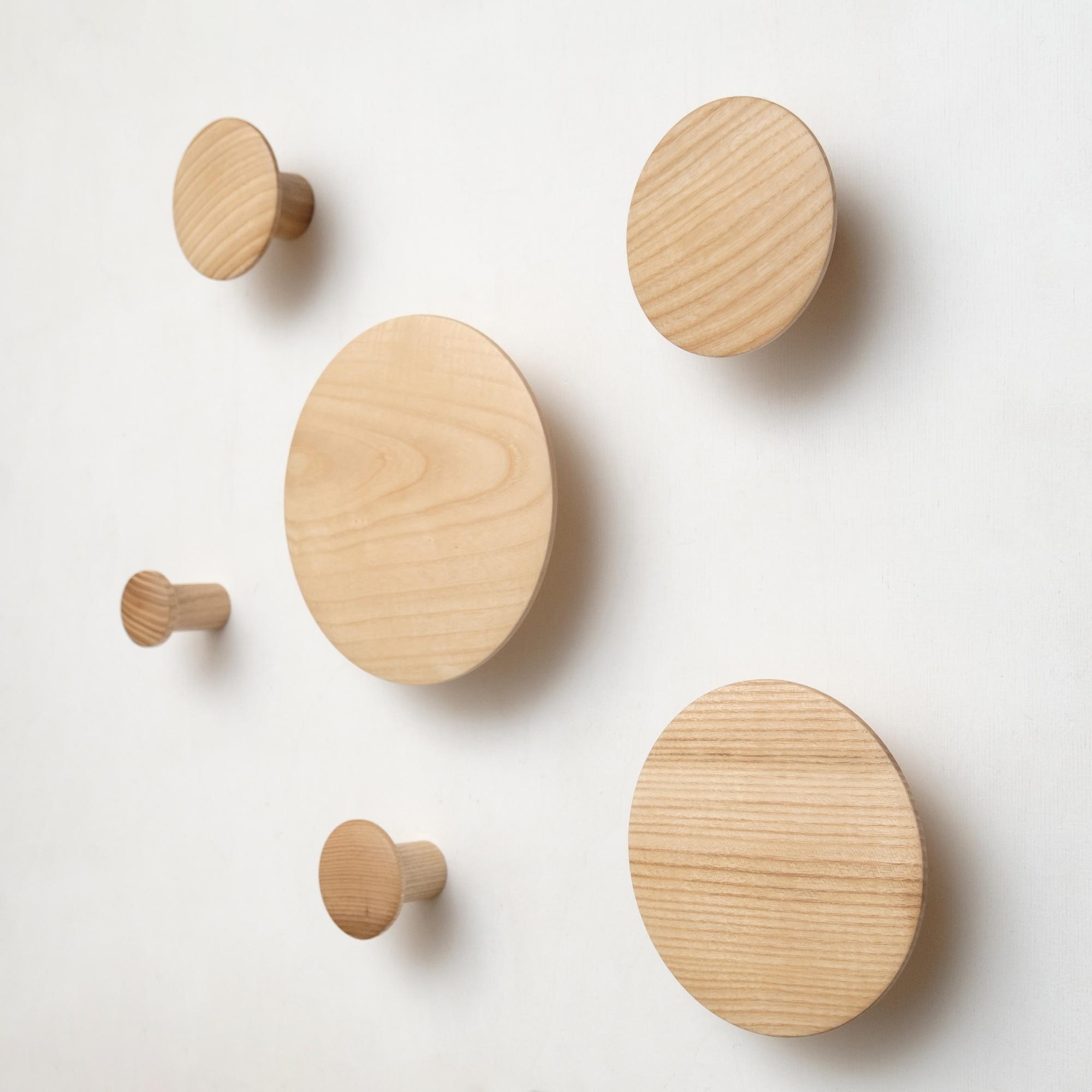 Набор деревянных мебельных крючков для одежды ø 35-150 мм 6 шт. Ясень (50026) - фото 1