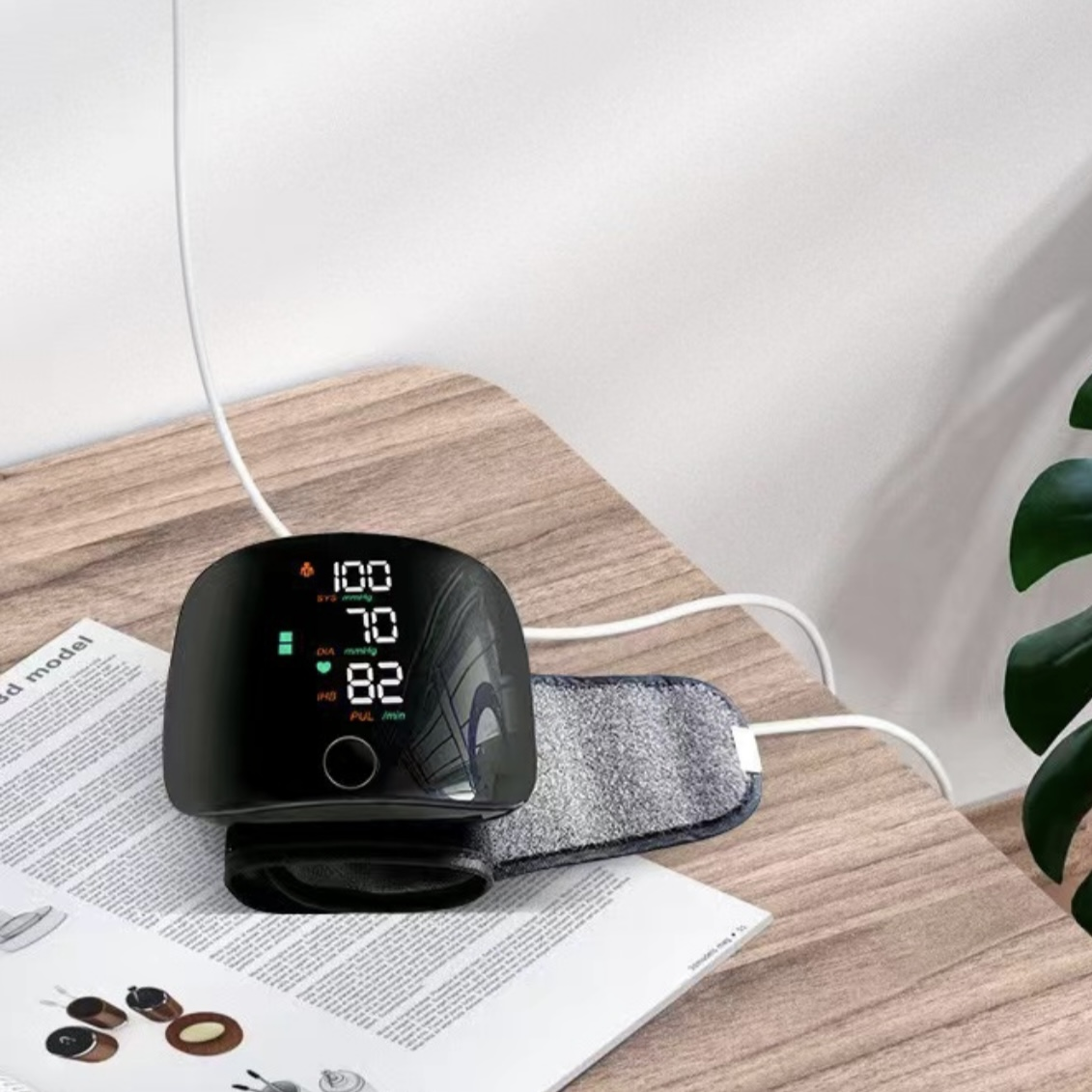 Тонометр на запястье автоматический Wrist Monitor с LED-экраном и голосовым озвучением (2565) - фото 6 Тонометр на запястье автоматический Wrist Monitor с LED-экраном и голосовым озвучением (2565) - фото 6