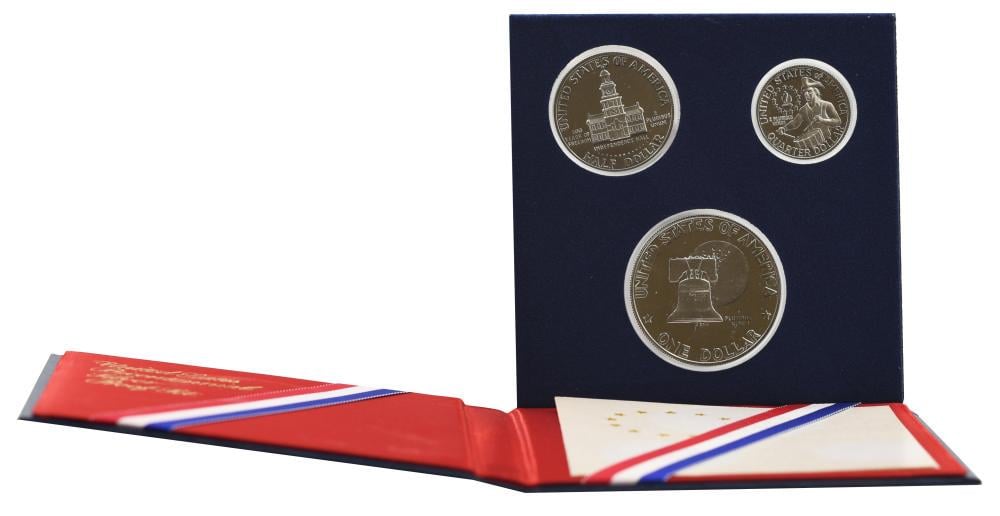 Коллекционные монеты США набор из 3 монет 1976 серебро Proof 25, 50 центов/1 доллар в сувенирной упаковке (М23928)