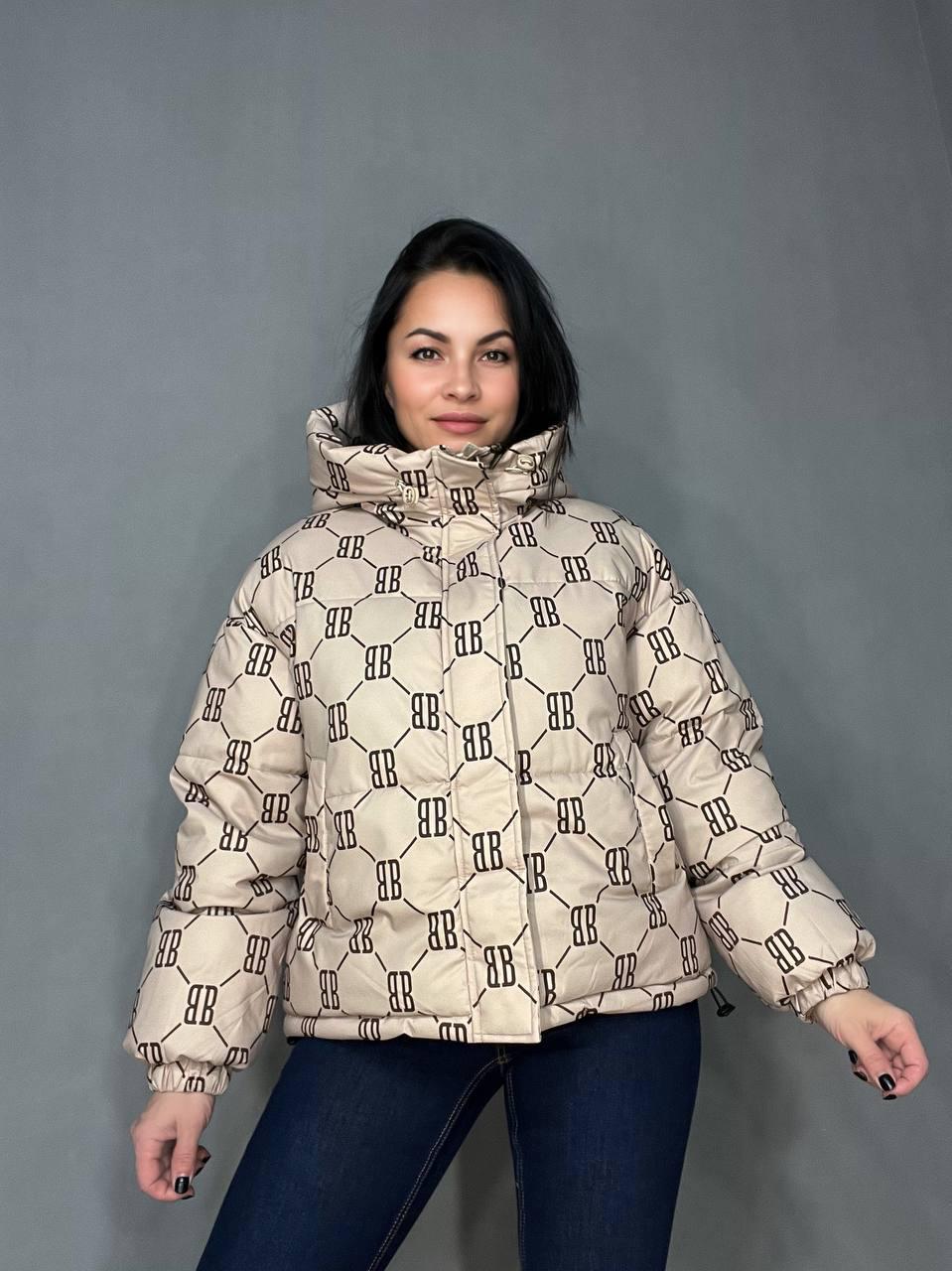 Куртка женская оверсайз демисезонная HAIZIYUAN 192 с капюшоном с узором L Капучино (3258) Куртка женская оверсайз демисезонная HAIZIYUAN 192 с капюшоном с узором L Капучино (3258)