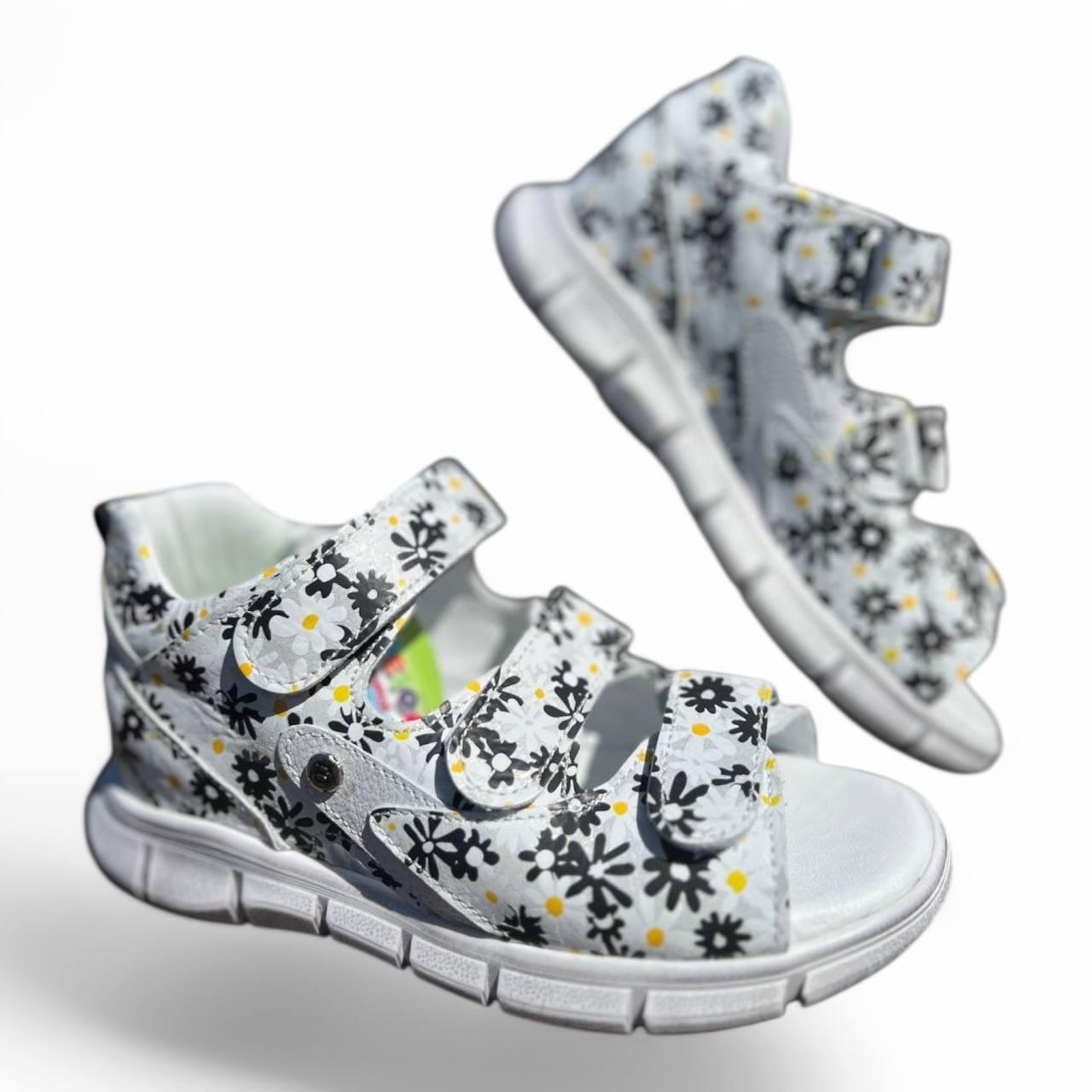 Босоножки для девочек Bebetom кожаные р. 32 Белый (31642259) Босоножки для девочек Bebetom кожаные р. 32 Белый (31642259)