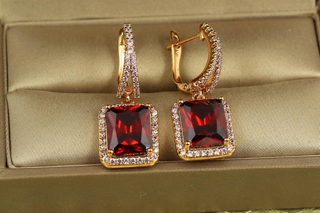 Серьги подвески Xuping Jewelry авангард с красным камнем 3 см Золотистый (30633821)