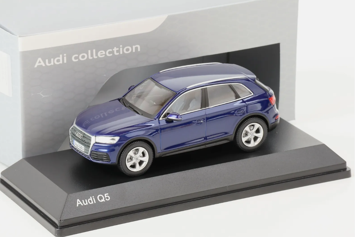 Масштабная модель автомобиля Audi Q5/8R Navarra 1:43 Blue (5011605632)