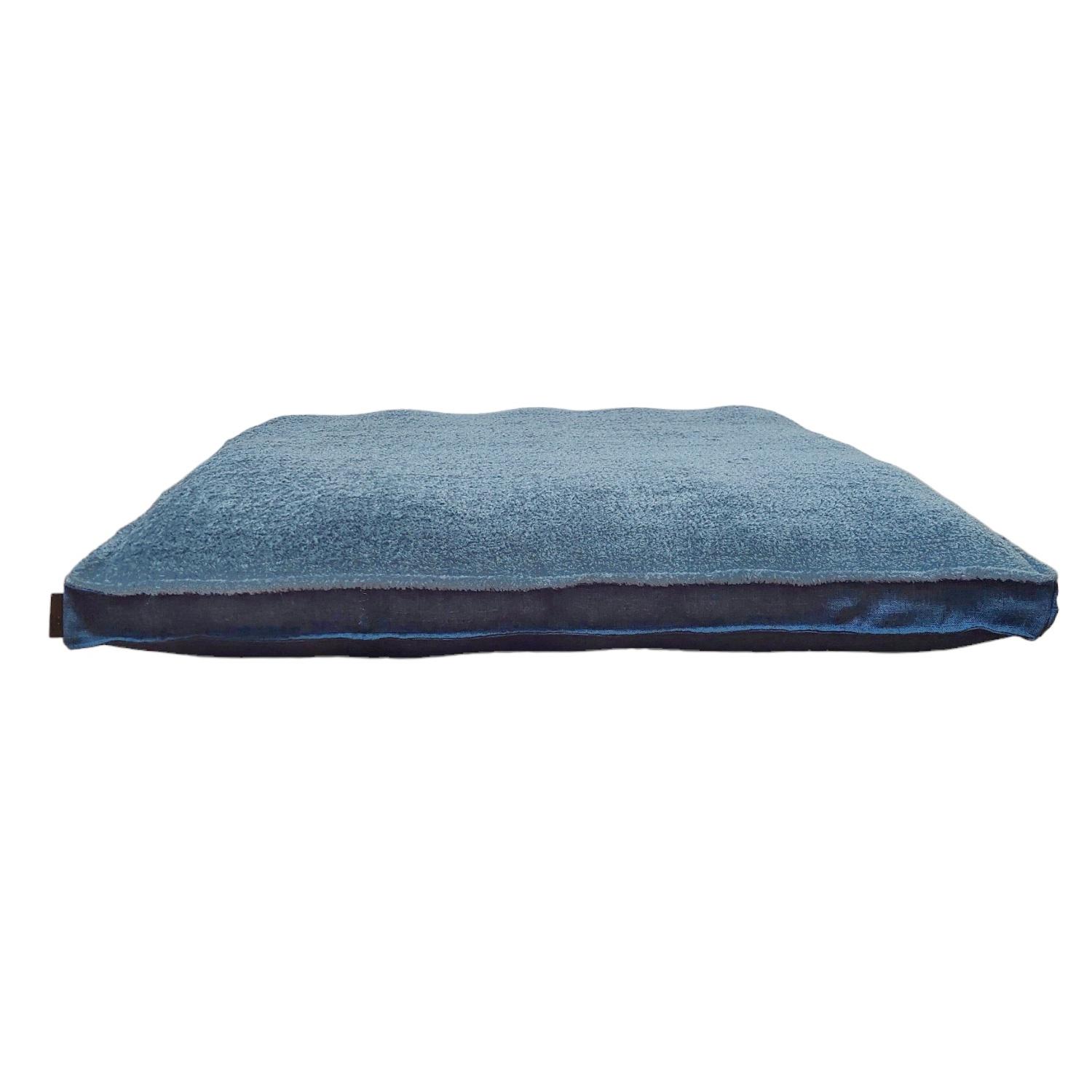 Лежак для собак зі знімним чохлом та бортами Huge and Tiny 120x80x7 см Синій із сірим хутром (11443151) - фото 8 Лежак для собак зі знімним чохлом та бортами Huge and Tiny 120x80x7 см Синій із сірим хутром (11443151) - фото 8