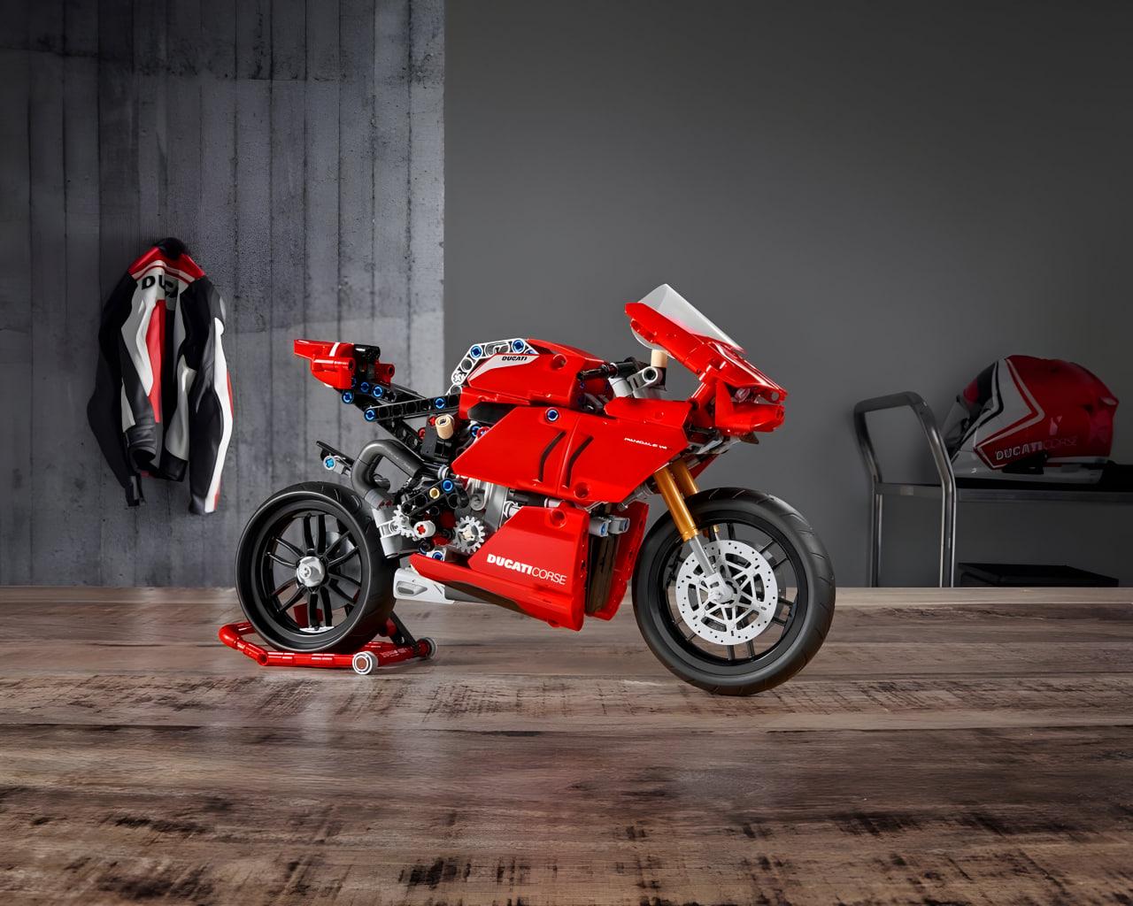 Конструктор Technic Ducati Panigale V4 R 646 деталей (10272) - фото 14 Конструктор Technic Ducati Panigale V4 R 646 деталей (10272) - фото 14