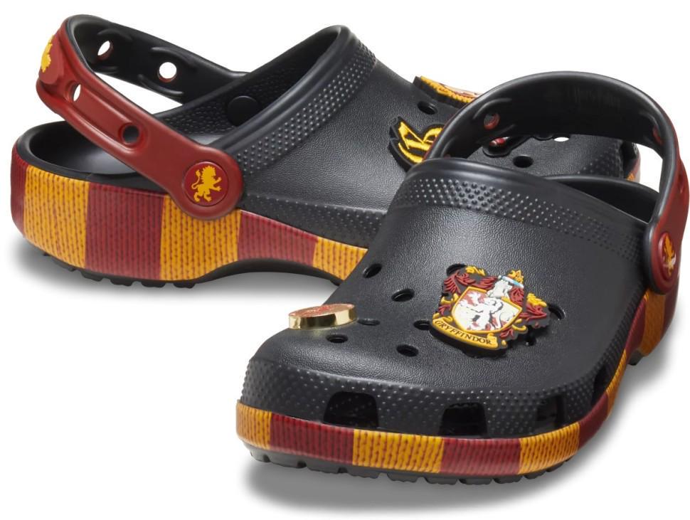 Крокси для хлопчика Crocs Harry Potter Gryffindor Classic Clog Black/Multi р. 25/26 Чорний (26240) Крокси для хлопчика Crocs Harry Potter Gryffindor Classic Clog Black/Multi р. 25/26 Чорний (26240)