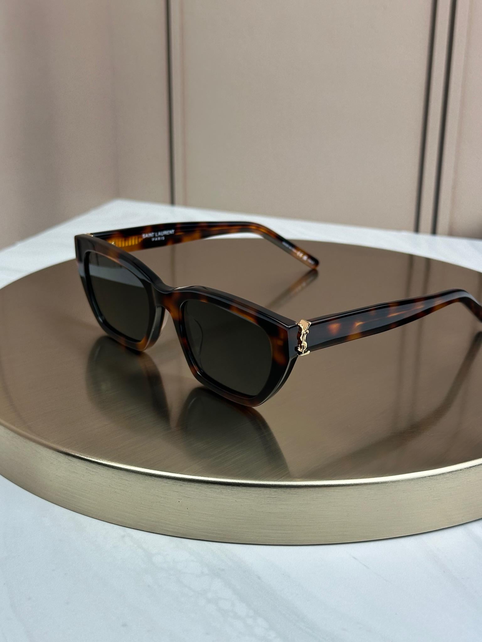Солнцезащитные очки Saint Laurent SL M127 прямоугольные ацетатные темная линза женские Черепаховый