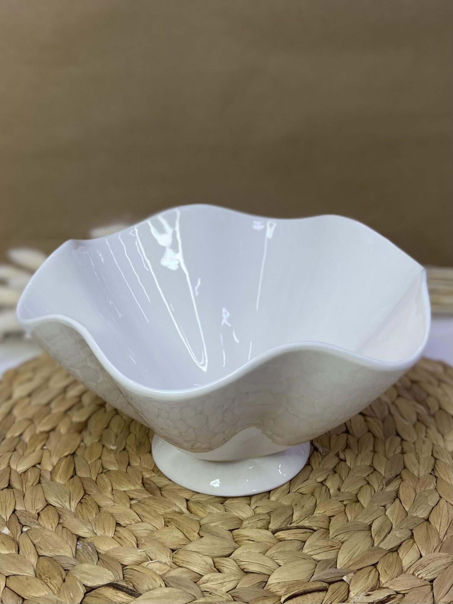 Салатник фарфоровый Волан 1,4 л 23 см Белый