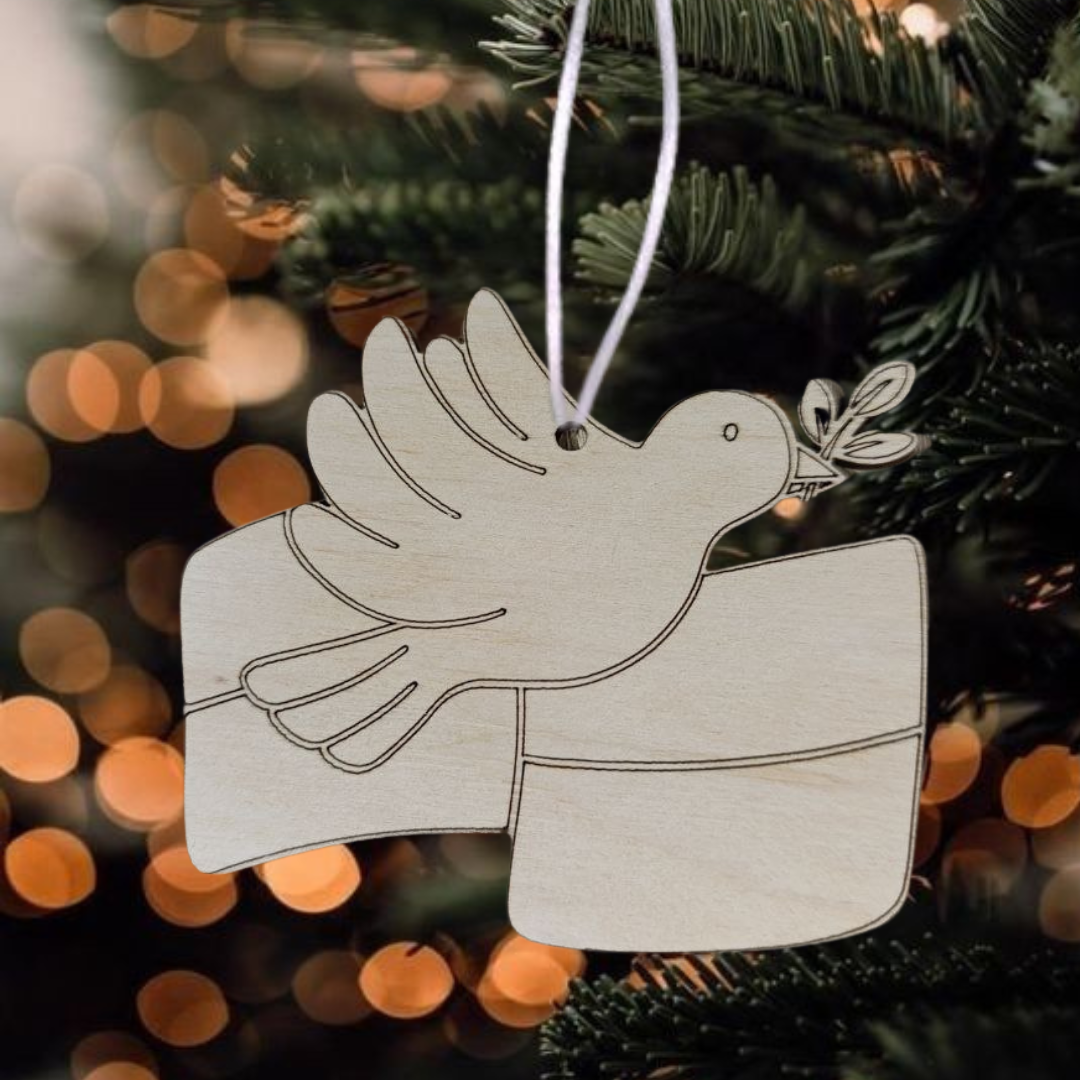 Игрушка елочная новогодняя деревянная с гравировкой Свободная 8х9 см см Крафт (60012) Игрушка елочная новогодняя деревянная с гравировкой Свободная 8х9 см см Крафт (60012)