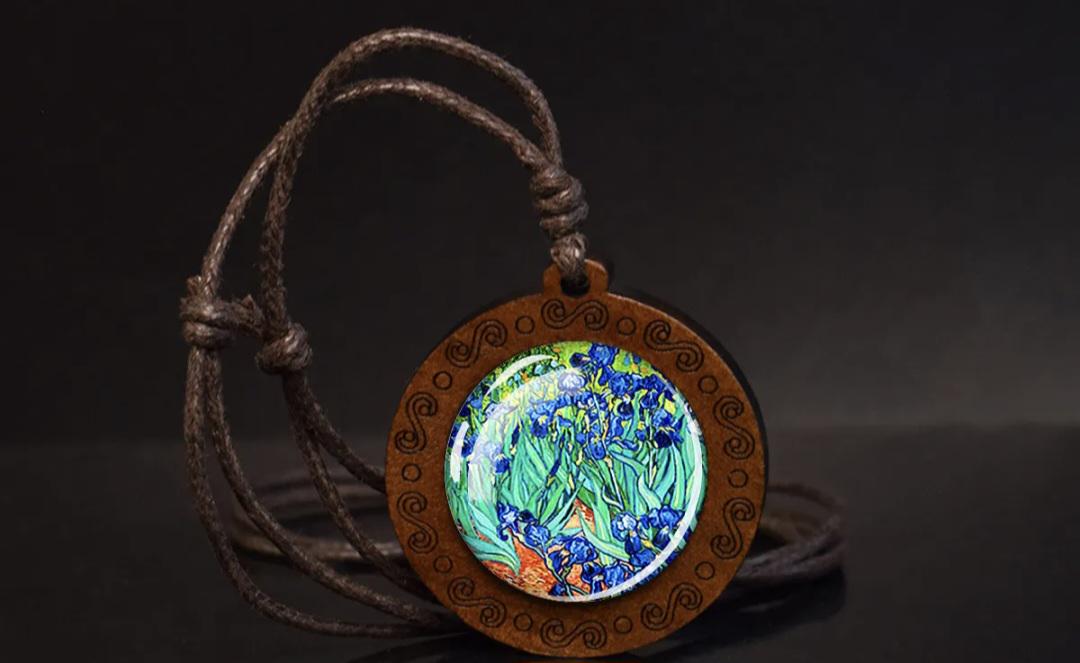 Підвіска дерев'яна із скляною вставкою Іриси (00156) - фото 3 Підвіска дерев'яна із скляною вставкою Іриси (00156) - фото 3