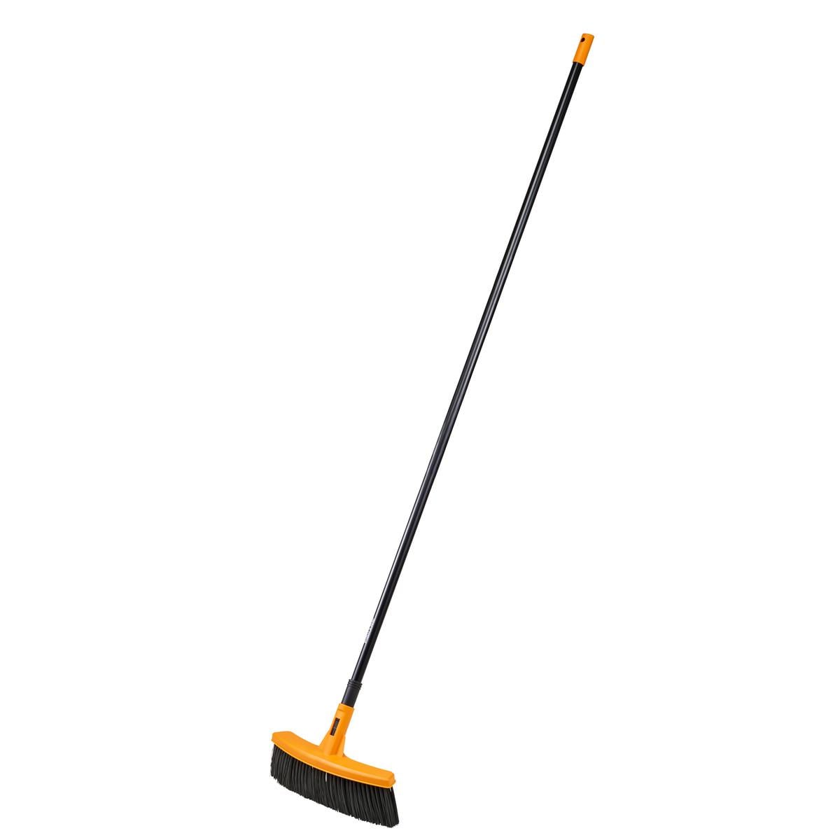 Щетка для уборки двора Fiskars Solid M Orange (1058853)